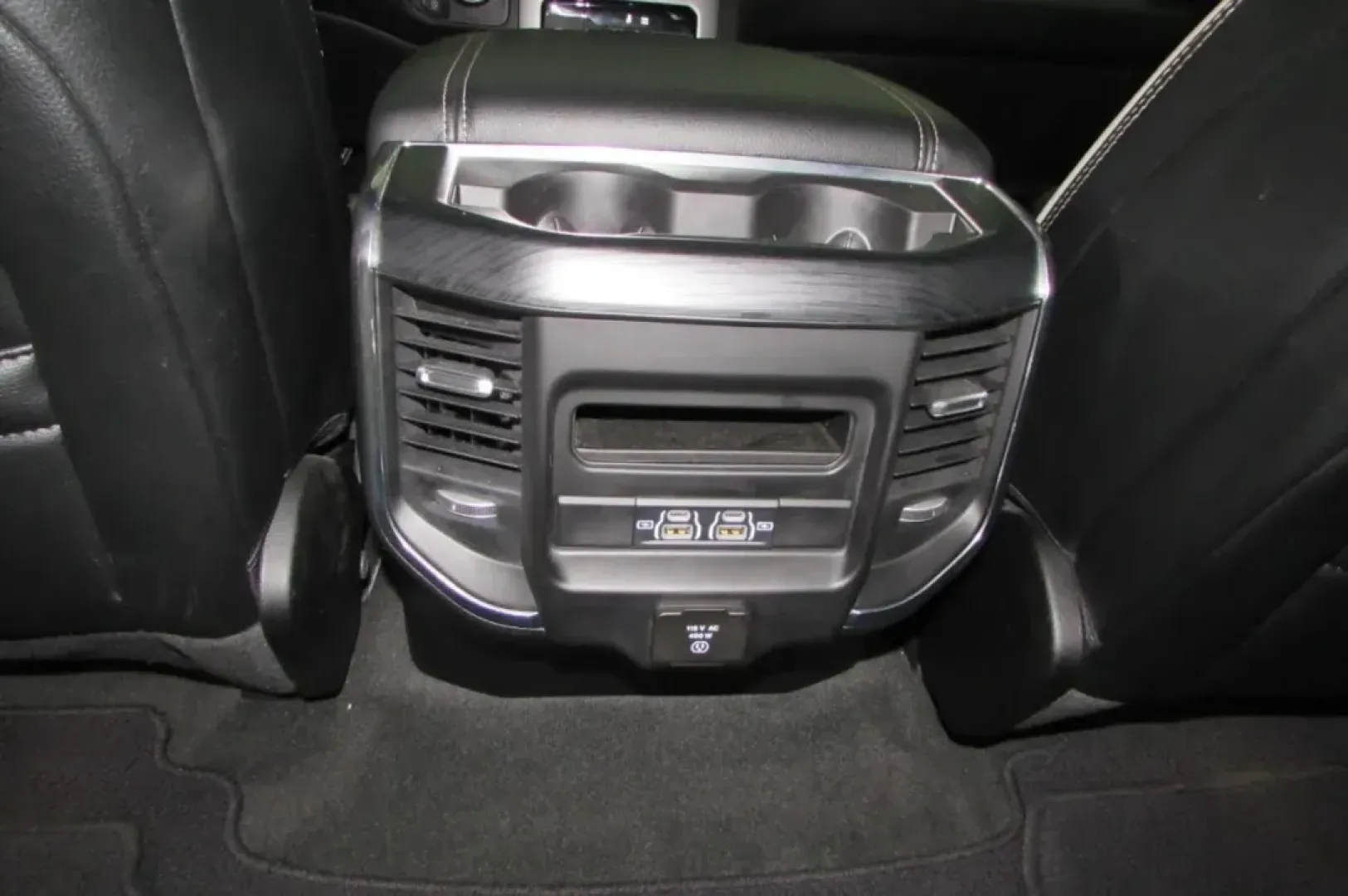2024 /Black Leather Trimmed Ram 1500 Laramie (1C6SRFJT0RN) with an Other engine, located at 12830 Highway 21, De Soto, MO, 63020, (636) 337-7777, 38.153099, -90.573624 - **Unleash Your Adventurous Spirit with the 2024 Ram 1500 Laramie from Pettus CDJR DeSoto!**<br /> <br /> If you're seeking a truck that combines rugged capability with everyday comfort, look no further than the stunning 2024 Ram 1500 Laramie, now available at Pettus CDJR DeSoto. Situated convenientl - Photo#28