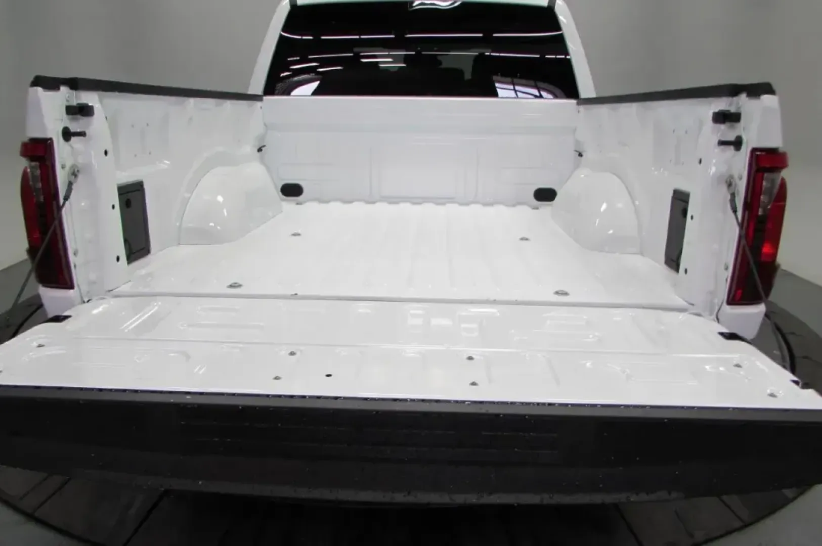 2025 /Cloth Ford F-150 STX (1FTEW2LP8SK) with an 2.7L V6 EcoBoost engine, Automatic transmission, located at 12836 Highway 21, De Soto, MO, 63020, (636) 337-7777, 38.151867, -90.575615 - **Unleash Your Adventure with the 2025 Ford F-150 STX at Pettus Ford De Soto!**<br /> <br /> Are you ready to elevate your lifestyle with a vehicle that perfectly balances power, technology, and comfort? Look no further! The 2025 Ford F-150 STX is the ultimate companion for those who crave adventure - Photo#14