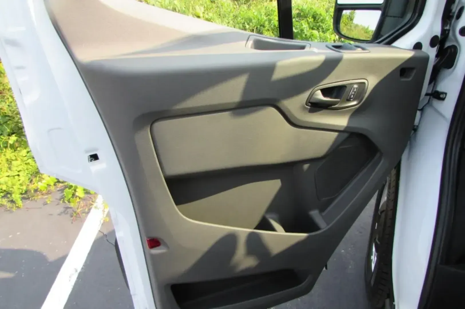 2024 Ford Transit-350 XL (1FBAX2Y80RK) with an 3.5L PFDi V6 Flex-Fuel engine, Automatic transmission, located at 12836 Highway 21, De Soto, MO, 63020, (636) 337-7777, 38.151867, -90.575615 - Discover the ultimate solution for your family's transportation needs with the 2024 Ford Transit-350 XL, now available at Pettus Ford De Soto in De Soto, MO. Whether you're planning a family road trip, need a reliable van for your business, or simply require a spacious vehicle for everyday errands, - Photo#9