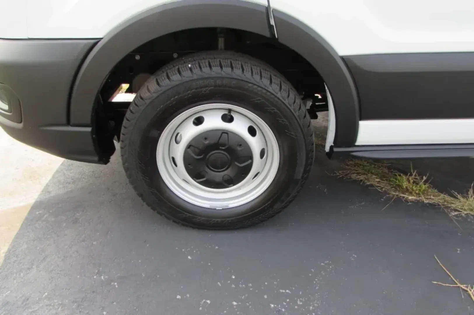 2024 Ford Transit-350 XL (1FBAX2Y80RK) with an 3.5L PFDi V6 Flex-Fuel engine, Automatic transmission, located at 12836 Highway 21, De Soto, MO, 63020, (636) 337-7777, 38.151867, -90.575615 - Discover the ultimate solution for your family's transportation needs with the 2024 Ford Transit-350 XL, now available at Pettus Ford De Soto in De Soto, MO. Whether you're planning a family road trip, need a reliable van for your business, or simply require a spacious vehicle for everyday errands, - Photo#7