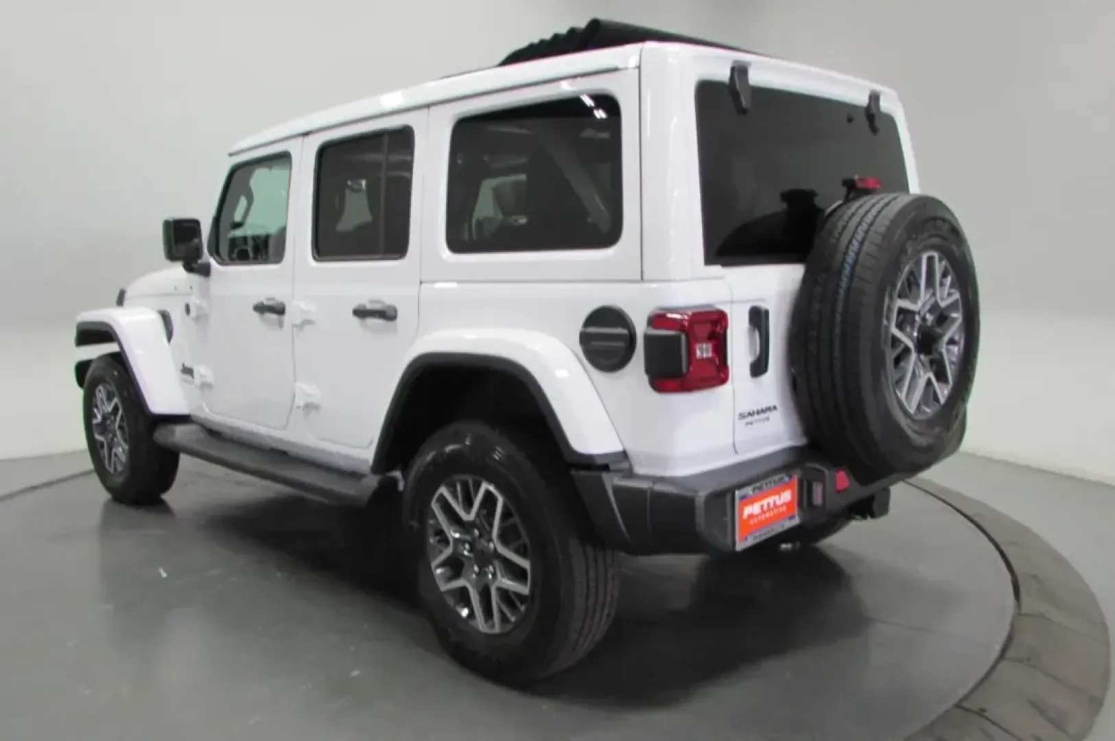2025 /Black Leather Jeep Wrangler Sahara (1C4PJXEG6SW) with an Other engine, Automatic transmission, located at 12830 Highway 21, De Soto, MO, 63020, (636) 337-7777, 38.153099, -90.573624 - Experience the thrill of adventure with the 2025 Jeep Wrangler Sahara, available now at Pettus CDJR DeSoto, your trusted OEM dealership located at 12830 Highway 21, De Soto, MO 63020. Whether you're navigating the bustling streets of De Soto or heading out to explore the natural beauty of nearby par - Photo#5