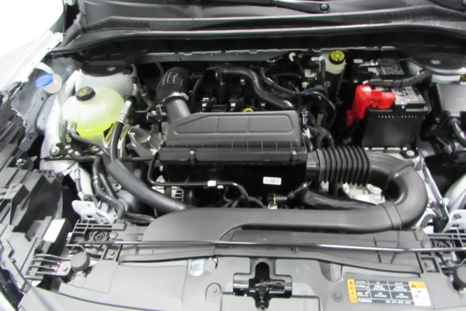 2025 /Ebony Cloth Ford Escape Active (1FMCU0GN6SU) with an 1.5L EcoBoost engine, Automatic transmission, located at 12836 Highway 21, De Soto, MO, 63020, (636) 337-7777, 38.151867, -90.575615 - **Discover the 2025 Ford Escape: Your Perfect Companion for Family Adventures and Daily Commutes!**<br /> <br /> Are you looking for a vehicle that seamlessly blends functionality, comfort, and style for your growing family or busy lifestyle? Look no further than the stunning **2025 Ford Escape** av - Photo#8