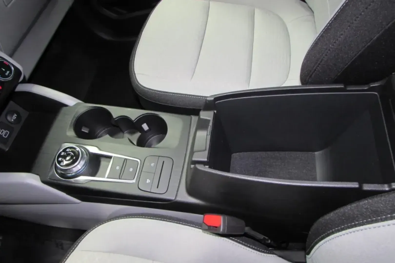 2025 /Ebony Cloth Ford Escape Active (1FMCU0GN6SU) with an 1.5L EcoBoost engine, Automatic transmission, located at 12836 Highway 21, De Soto, MO, 63020, (636) 337-7777, 38.151867, -90.575615 - **Discover the 2025 Ford Escape: Your Perfect Companion for Family Adventures and Daily Commutes!**<br /> <br /> Are you looking for a vehicle that seamlessly blends functionality, comfort, and style for your growing family or busy lifestyle? Look no further than the stunning **2025 Ford Escape** av - Photo#20