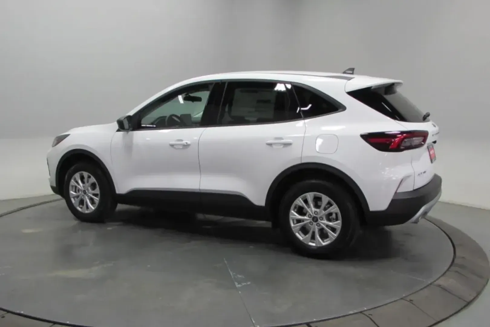 2025 /Ebony Cloth Ford Escape Active (1FMCU0GN6SU) with an 1.5L EcoBoost engine, Automatic transmission, located at 12836 Highway 21, De Soto, MO, 63020, (636) 337-7777, 38.151867, -90.575615 - **Discover the 2025 Ford Escape: Your Perfect Companion for Family Adventures and Daily Commutes!**<br /> <br /> Are you looking for a vehicle that seamlessly blends functionality, comfort, and style for your growing family or busy lifestyle? Look no further than the stunning **2025 Ford Escape** av - Photo#4