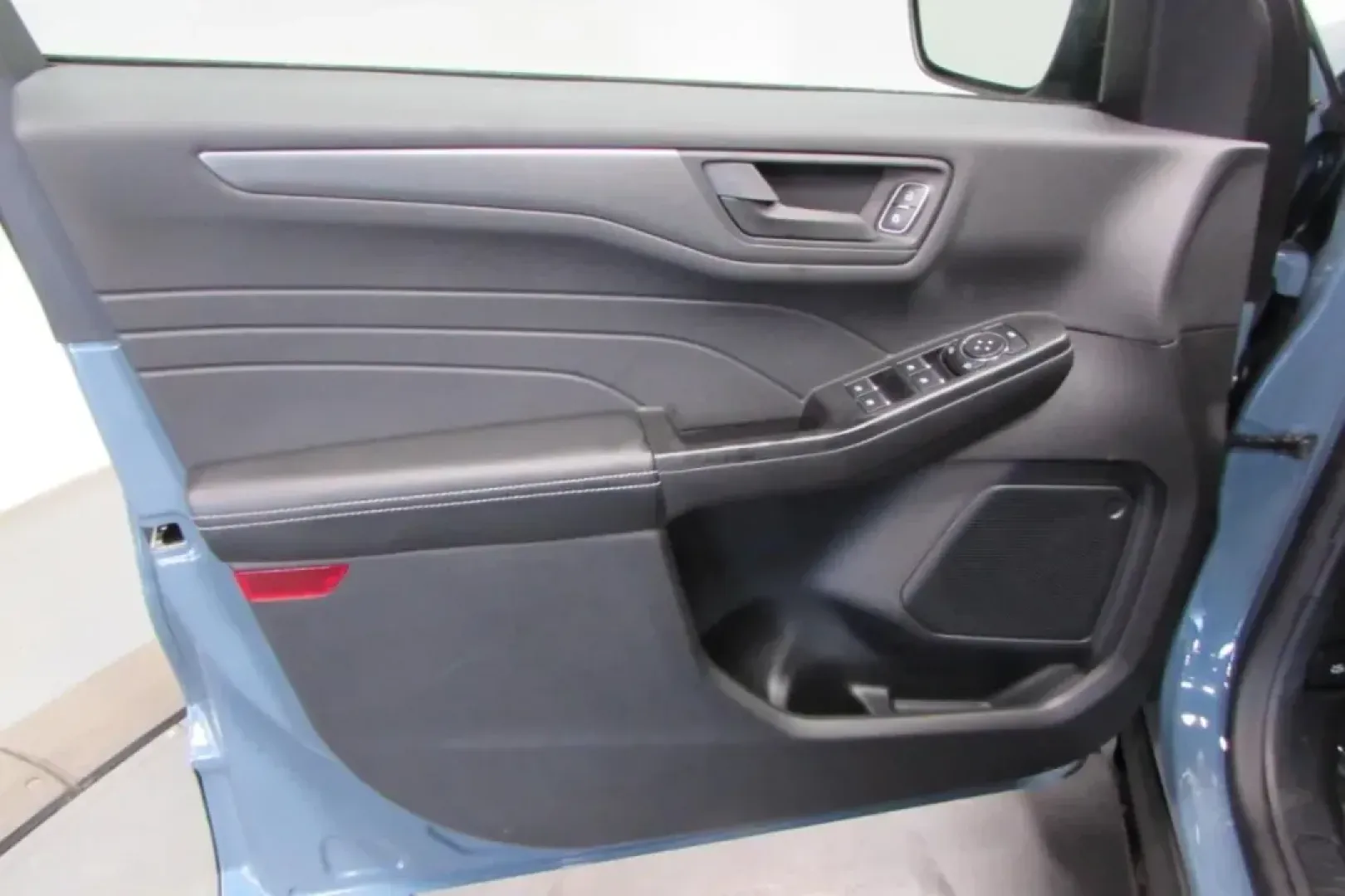2025 /Space Gray Cloth Ford Escape Active (1FMCU0GN7SU) with an 1.5L EcoBoost engine, Automatic transmission, located at 12836 Highway 21, De Soto, MO, 63020, (636) 337-7777, 38.151867, -90.575615 - Experience the freedom and versatility of the open road with the 2025 Ford Escape, a perfect companion for families and adventurers alike. Whether you're planning weekend getaways, daily commutes, or school drop-offs, this SUV caters to all your lifestyle needs without compromising on comfort or saf - Photo#9