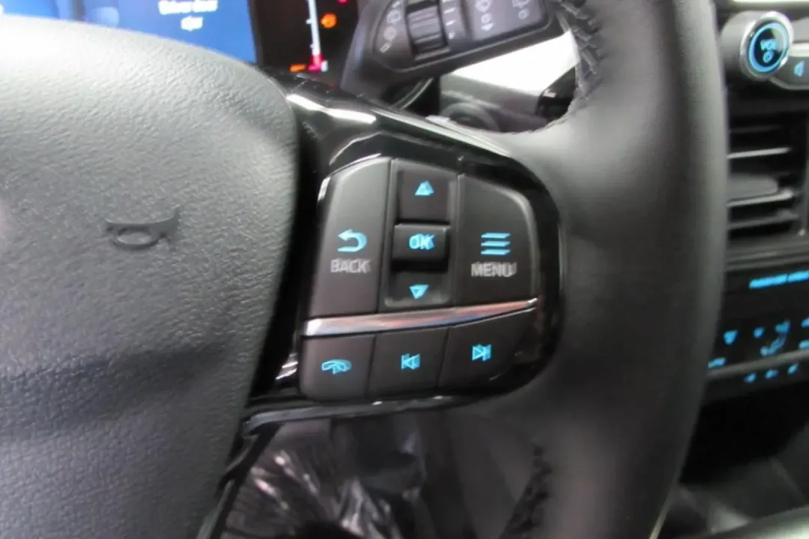 2025 /Space Gray Cloth Ford Escape Active (1FMCU0GN7SU) with an 1.5L EcoBoost engine, Automatic transmission, located at 12836 Highway 21, De Soto, MO, 63020, (636) 337-7777, 38.151867, -90.575615 - Experience the freedom and versatility of the open road with the 2025 Ford Escape, a perfect companion for families and adventurers alike. Whether you're planning weekend getaways, daily commutes, or school drop-offs, this SUV caters to all your lifestyle needs without compromising on comfort or saf - Photo#14