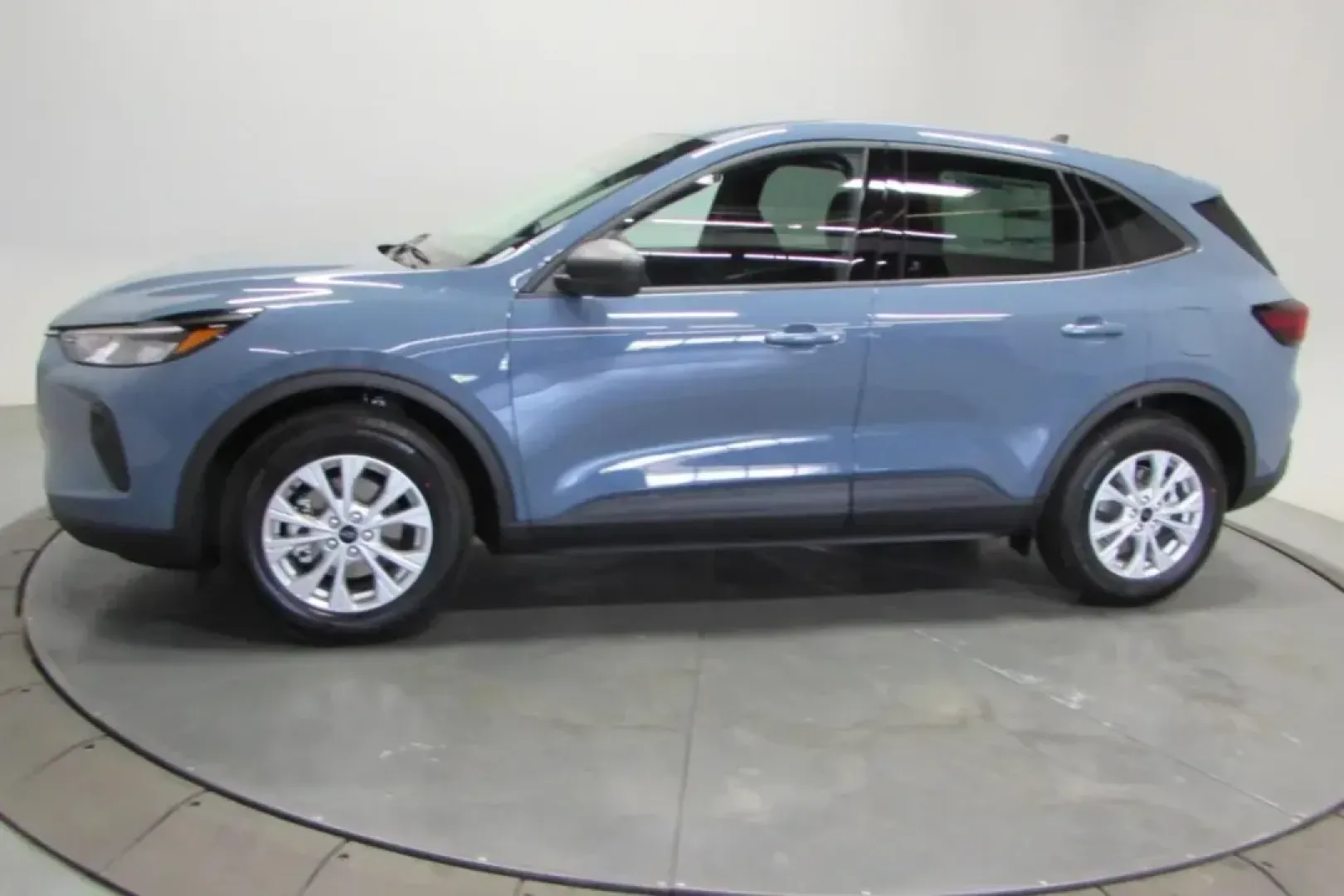 2025 /Space Gray Cloth Ford Escape Active (1FMCU0GN7SU) with an 1.5L EcoBoost engine, Automatic transmission, located at 12836 Highway 21, De Soto, MO, 63020, (636) 337-7777, 38.151867, -90.575615 - Experience the freedom and versatility of the open road with the 2025 Ford Escape, a perfect companion for families and adventurers alike. Whether you're planning weekend getaways, daily commutes, or school drop-offs, this SUV caters to all your lifestyle needs without compromising on comfort or saf - Photo#3