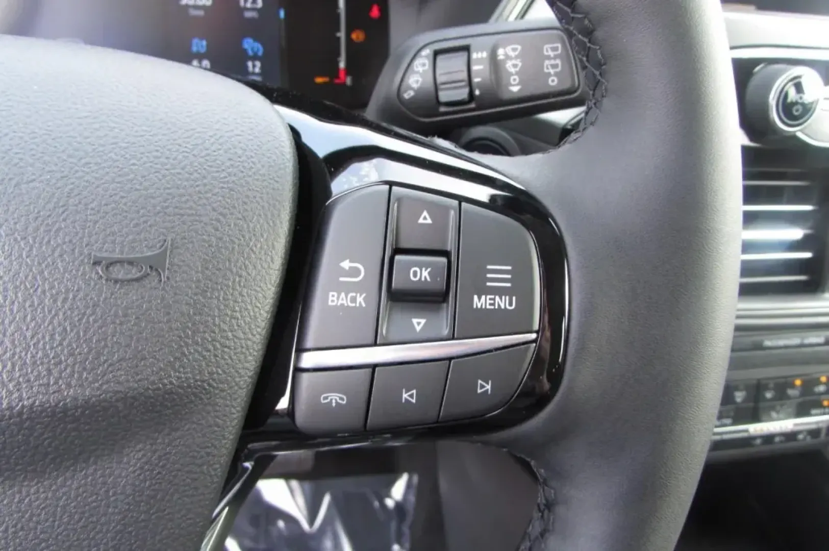 2024 Ford Escape Active (1FMCU0GN8RU) with an 1.5L EcoBoost engine, Automatic transmission, located at 12836 Highway 21, De Soto, MO, 63020, (636) 337-7777, 38.151867, -90.575615 - **Experience the Adventure of a Lifetime with the 2024 Ford Escape at Pettus Ford De Soto!**<br /> <br /> Are you searching for the perfect vehicle to accompany you on family outings or weekend escapades? The 2024 Ford Escape, now available at Pettus Ford De Soto, is designed to elevate your adventu - Photo#14
