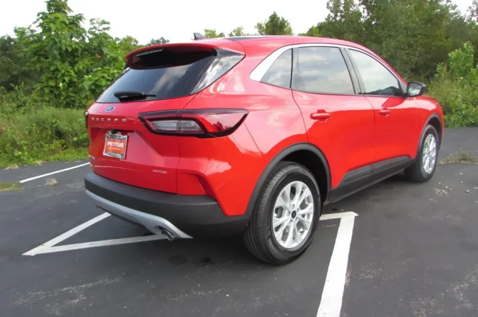 2024 Ford Escape Active (1FMCU0GN8RU) with an 1.5L EcoBoost engine, Automatic transmission, located at 12836 Highway 21, De Soto, MO, 63020, (636) 337-7777, 38.151867, -90.575615 - **Experience the Adventure of a Lifetime with the 2024 Ford Escape at Pettus Ford De Soto!**<br /> <br /> Are you searching for the perfect vehicle to accompany you on family outings or weekend escapades? The 2024 Ford Escape, now available at Pettus Ford De Soto, is designed to elevate your adventu - Photo#4