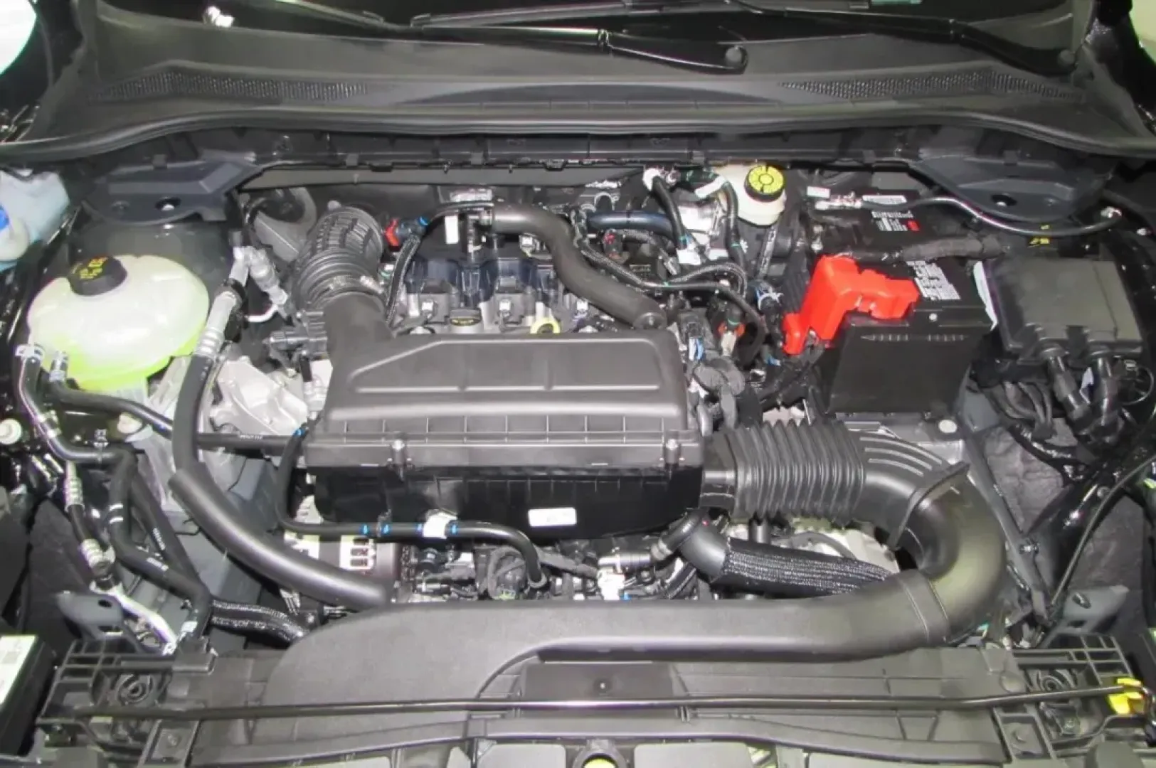 2024 Ford Escape ST-Line (1FMCU0MN2RU) with an 1.5L EcoBoost engine, located at 12836 Highway 21, De Soto, MO, 63020, (636) 337-7777, 38.151867, -90.575615 - ### Discover Your Next Adventure with the 2024 Ford Escape ST-Line at Pettus Ford De Soto!<br /> <br /> Are you ready to elevate your lifestyle with a vehicle that seamlessly blends practicality, comfort, and style? The 2024 Ford Escape ST-Line is the perfect companion for your next family road trip - Photo#9
