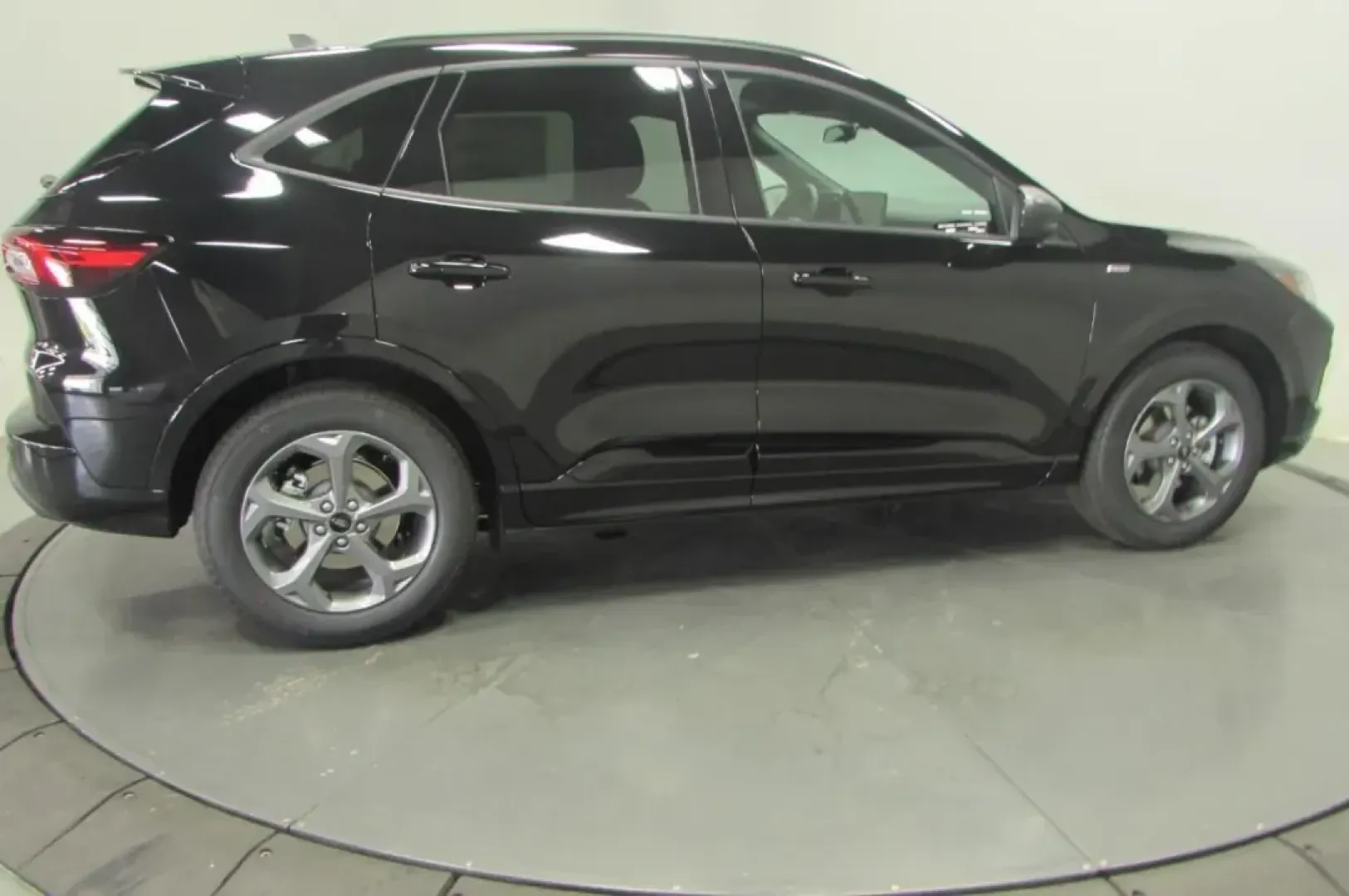 2024 Ford Escape ST-Line (1FMCU0MN2RU) with an 1.5L EcoBoost engine, located at 12836 Highway 21, De Soto, MO, 63020, (636) 337-7777, 38.151867, -90.575615 - ### Discover Your Next Adventure with the 2024 Ford Escape ST-Line at Pettus Ford De Soto!<br /> <br /> Are you ready to elevate your lifestyle with a vehicle that seamlessly blends practicality, comfort, and style? The 2024 Ford Escape ST-Line is the perfect companion for your next family road trip - Photo#3