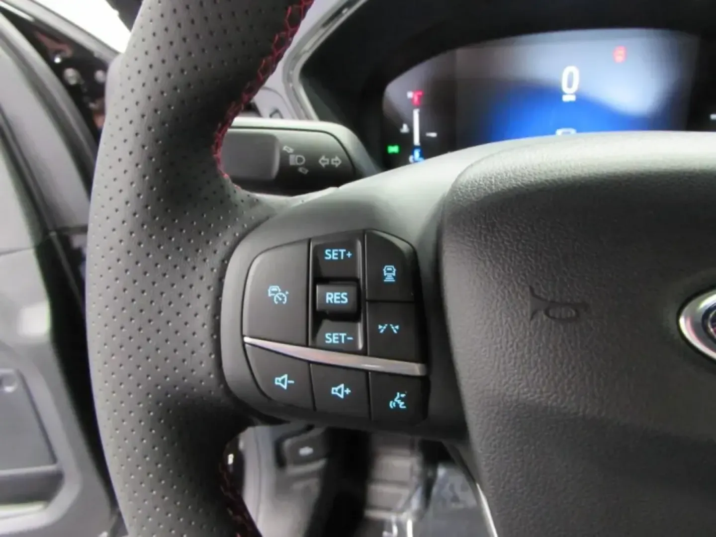 2025 Ford Escape ST-Line (1FMCU0MN3SU) with an 1.5L EcoBoost engine, located at 12836 Highway 21, De Soto, MO, 63020, (636) 337-7777, 38.151867, -90.575615 - Discover your next adventure with the stunning 2025 Ford Escape ST-Line available at Pettus Ford De Soto! Perfect for families on the go, daily commuters, or weekend explorers, this versatile SUV effortlessly combines style, comfort, and efficiency. Picture yourself cruising through the picturesque - Photo#13