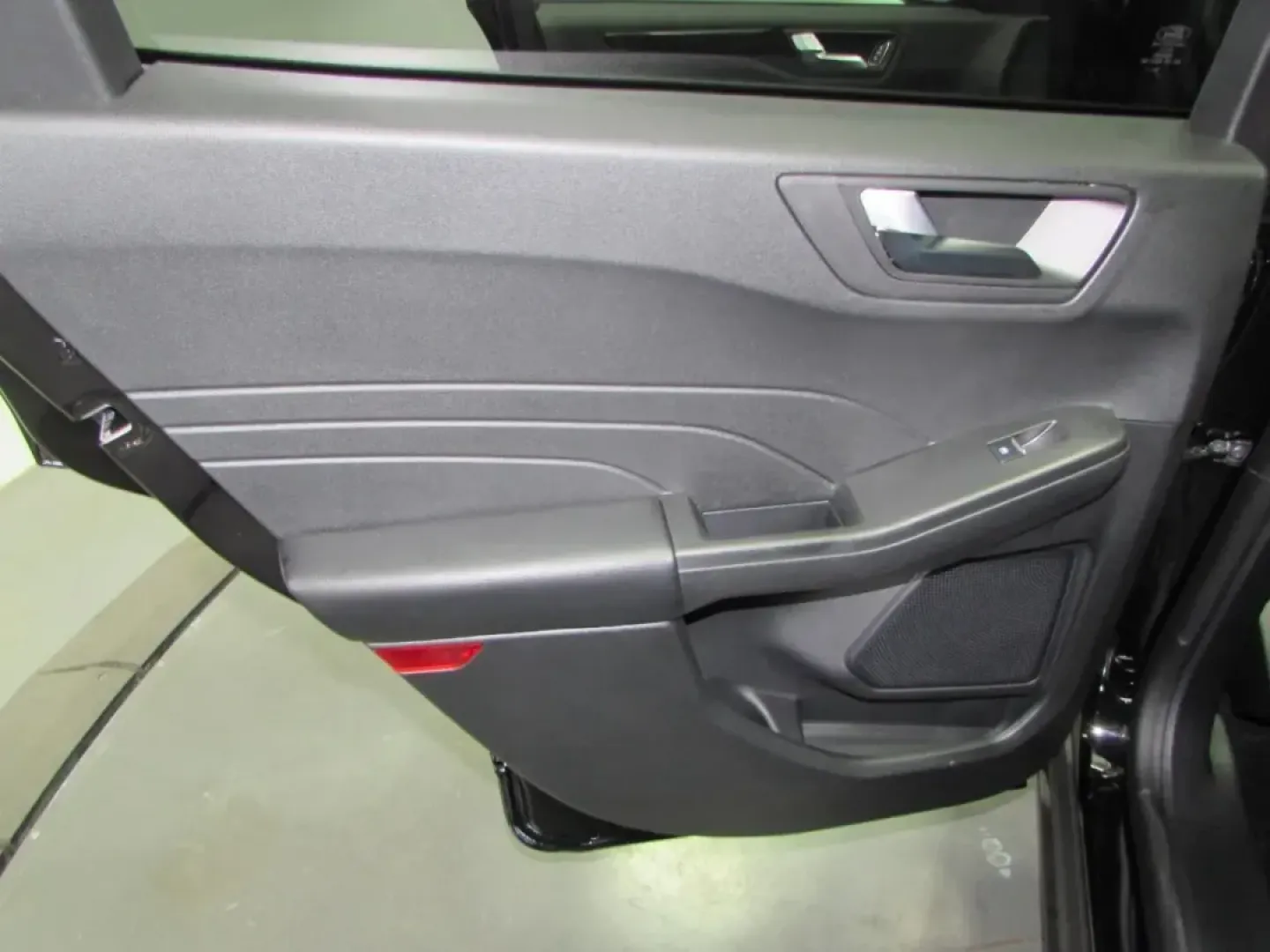 2025 Ford Escape ST-Line (1FMCU0MN3SU) with an 1.5L EcoBoost engine, located at 12836 Highway 21, De Soto, MO, 63020, (636) 337-7777, 38.151867, -90.575615 - Discover your next adventure with the stunning 2025 Ford Escape ST-Line available at Pettus Ford De Soto! Perfect for families on the go, daily commuters, or weekend explorers, this versatile SUV effortlessly combines style, comfort, and efficiency. Picture yourself cruising through the picturesque - Photo#21