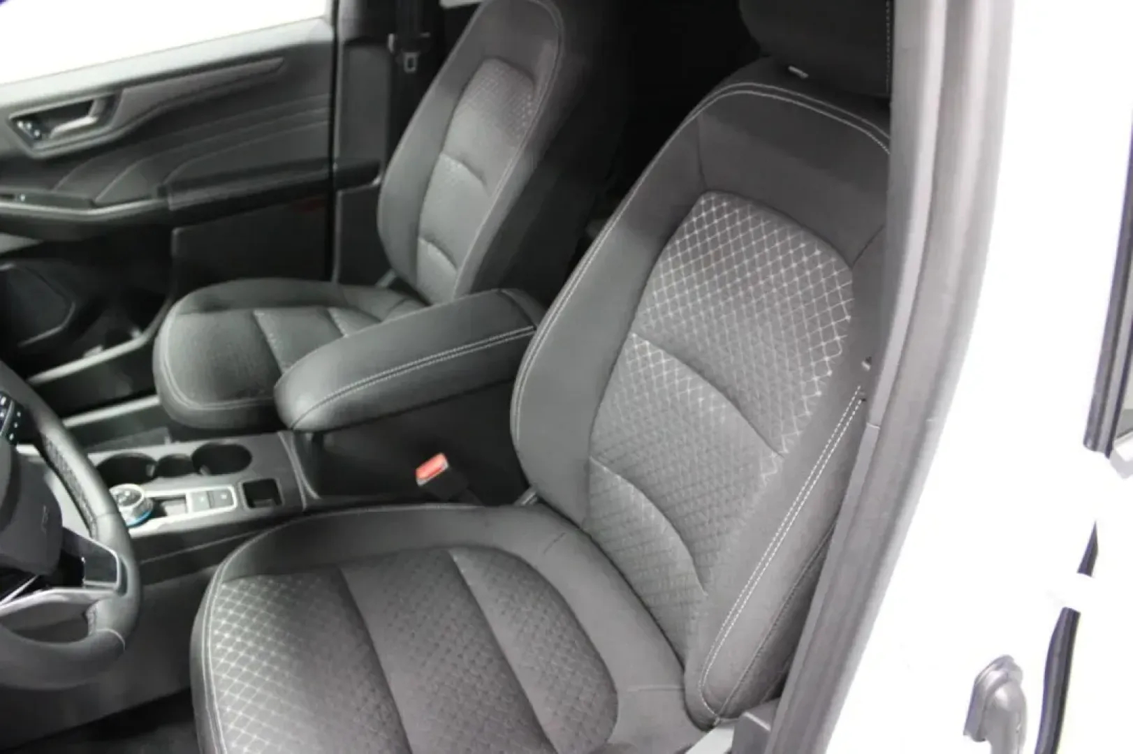 2023 Ford Escape Active (1FMCU9GN1PU) with an 1.5L EcoBoost engine, located at 12836 Highway 21, De Soto, MO, 63020, (636) 337-7777, 38.151867, -90.575615 - Elevate your daily commute and family adventures with this stunning 2023 Ford Escape, available now at Pettus Ford De Soto, your trusted OEM dealership located at 12836 Missouri Hwy 21, De Soto, MO 63020. With an impressive balance of comfort, efficiency, and capability, this SUV is perfect for grow - Photo#10