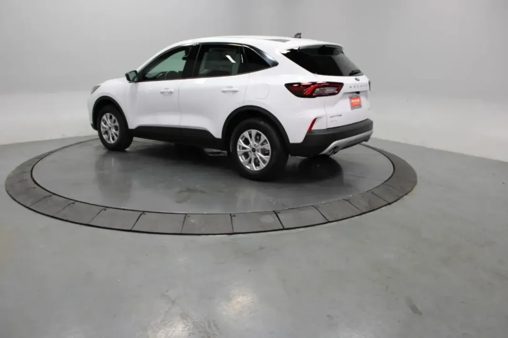 2023 Ford Escape Active (1FMCU9GN1PU) with an 1.5L EcoBoost engine, located at 12836 Highway 21, De Soto, MO, 63020, (636) 337-7777, 38.151867, -90.575615 - Elevate your daily commute and family adventures with this stunning 2023 Ford Escape, available now at Pettus Ford De Soto, your trusted OEM dealership located at 12836 Missouri Hwy 21, De Soto, MO 63020. With an impressive balance of comfort, efficiency, and capability, this SUV is perfect for grow - Photo#3