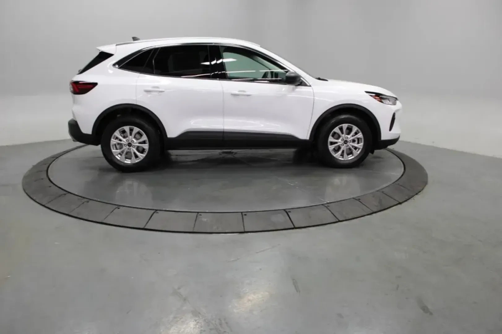 2023 Ford Escape Active (1FMCU9GN1PU) with an 1.5L EcoBoost engine, located at 12836 Highway 21, De Soto, MO, 63020, (636) 337-7777, 38.151867, -90.575615 - Elevate your daily commute and family adventures with this stunning 2023 Ford Escape, available now at Pettus Ford De Soto, your trusted OEM dealership located at 12836 Missouri Hwy 21, De Soto, MO 63020. With an impressive balance of comfort, efficiency, and capability, this SUV is perfect for grow - Photo#6