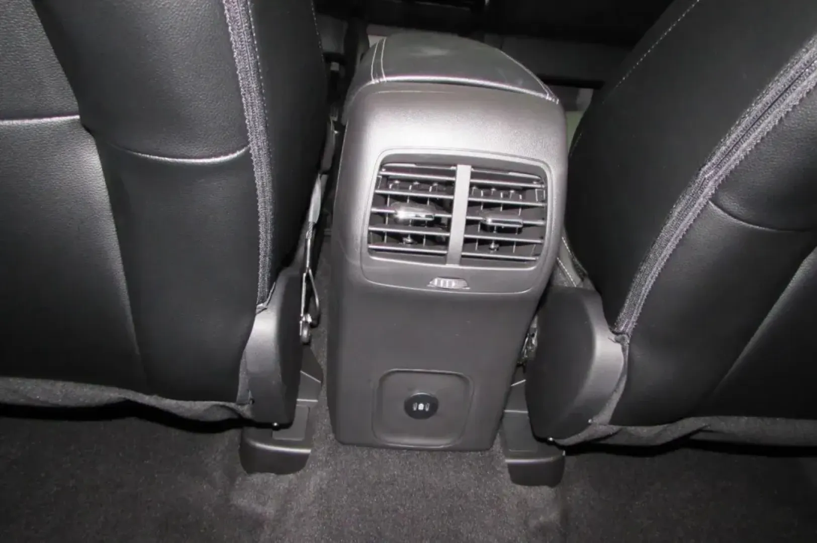 2025 Ford Escape Platinum (1FMCU9JA0SU) with an 2.0L Turbocharged engine, located at 12836 Highway 21, De Soto, MO, 63020, (636) 337-7777, 38.151867, -90.575615 - ### Unleash Adventure with the 2025 Ford Escape Hybrid at Pettus Ford De Soto<br /> <br /> Are you ready to elevate your daily commute or weekend adventures? This stunning 2025 Ford Escape Hybrid, available at Pettus Ford De Soto, is the ultimate SUV for those who crave versatility and efficiency. W - Photo#25