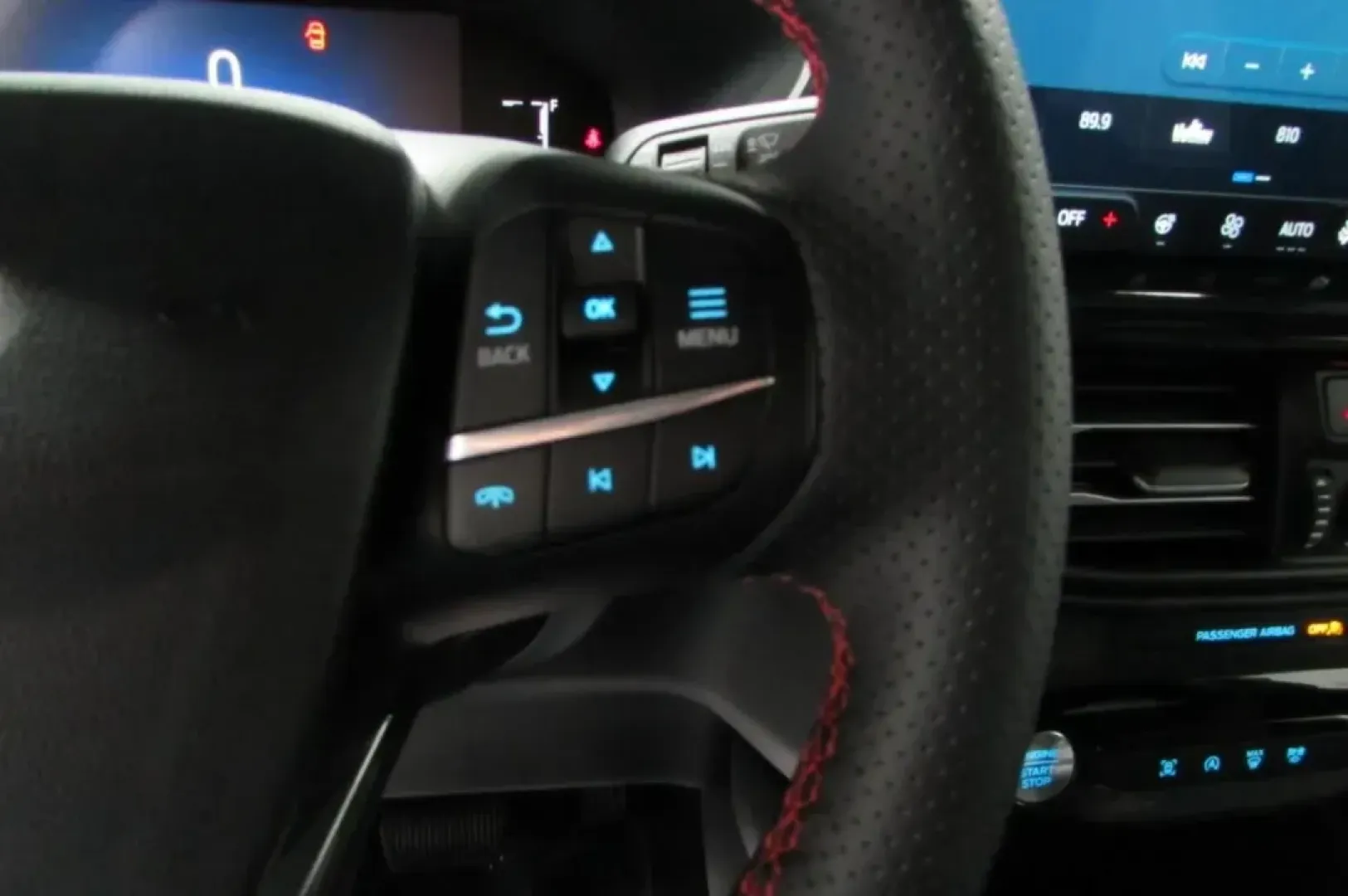 2025 Ford Escape ST-Line (1FMCU9MN3SU) with an 1.5L EcoBoost engine, Automatic transmission, located at 12836 Highway 21, De Soto, MO, 63020, (636) 337-7777, 38.151867, -90.575615 - Are you searching for the perfect blend of style, versatility, and fuel efficiency for your daily commute or weekend adventures? Look no further! The 2025 Ford Escape ST-Line is a remarkable SUV that perfectly balances functionality and flair, making it an exceptional choice for growing families and - Photo#14