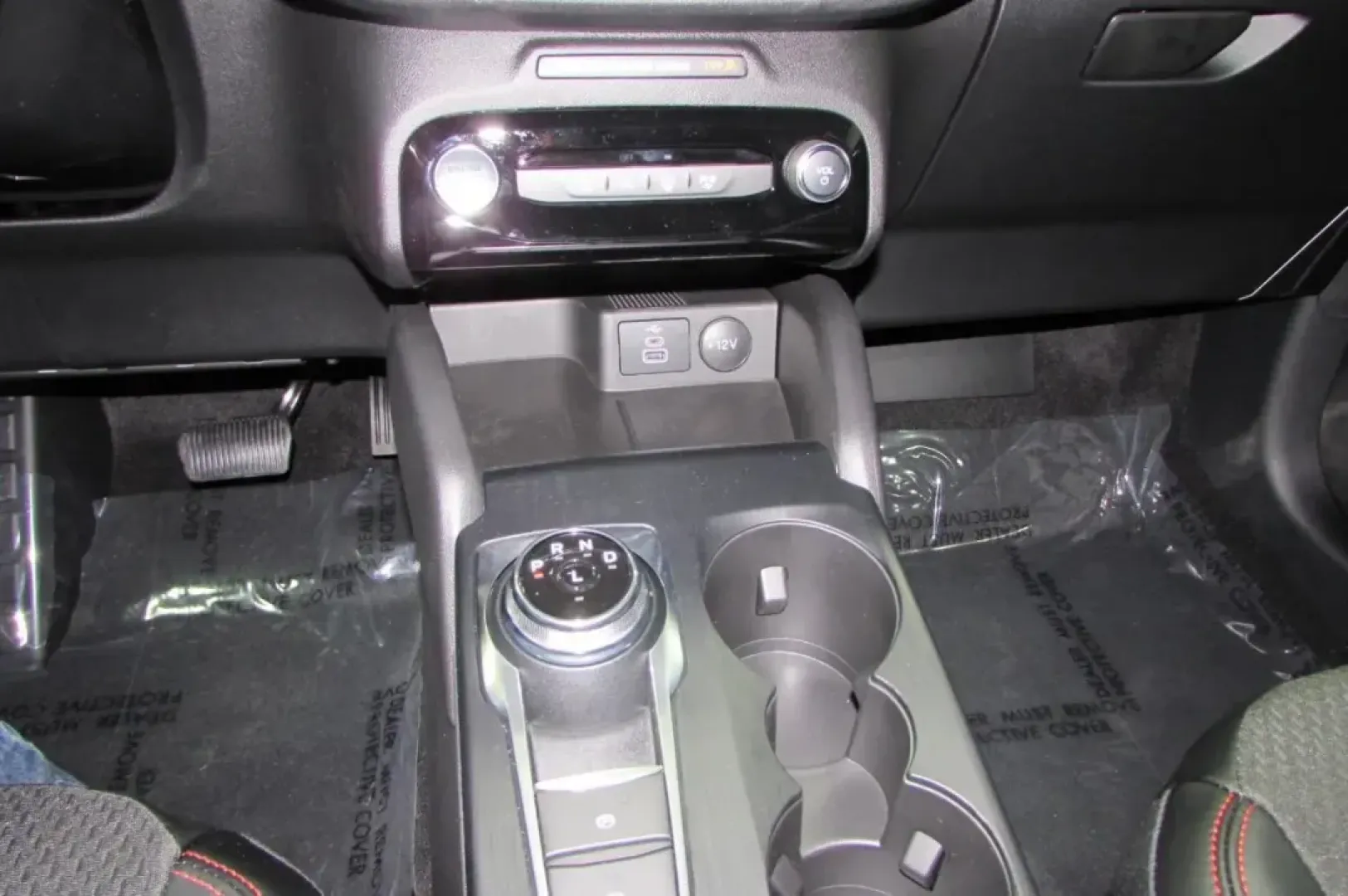 2025 Ford Escape ST-Line (1FMCU9MN3SU) with an 1.5L EcoBoost engine, Automatic transmission, located at 12836 Highway 21, De Soto, MO, 63020, (636) 337-7777, 38.151867, -90.575615 - Are you searching for the perfect blend of style, versatility, and fuel efficiency for your daily commute or weekend adventures? Look no further! The 2025 Ford Escape ST-Line is a remarkable SUV that perfectly balances functionality and flair, making it an exceptional choice for growing families and - Photo#18