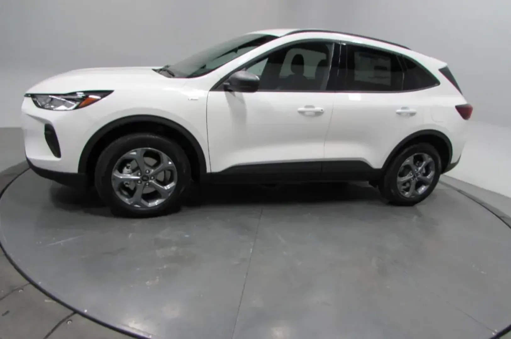 2025 Ford Escape ST-Line (1FMCU9MN3SU) with an 1.5L EcoBoost engine, Automatic transmission, located at 12836 Highway 21, De Soto, MO, 63020, (636) 337-7777, 38.151867, -90.575615 - Are you searching for the perfect blend of style, versatility, and fuel efficiency for your daily commute or weekend adventures? Look no further! The 2025 Ford Escape ST-Line is a remarkable SUV that perfectly balances functionality and flair, making it an exceptional choice for growing families and - Photo#2