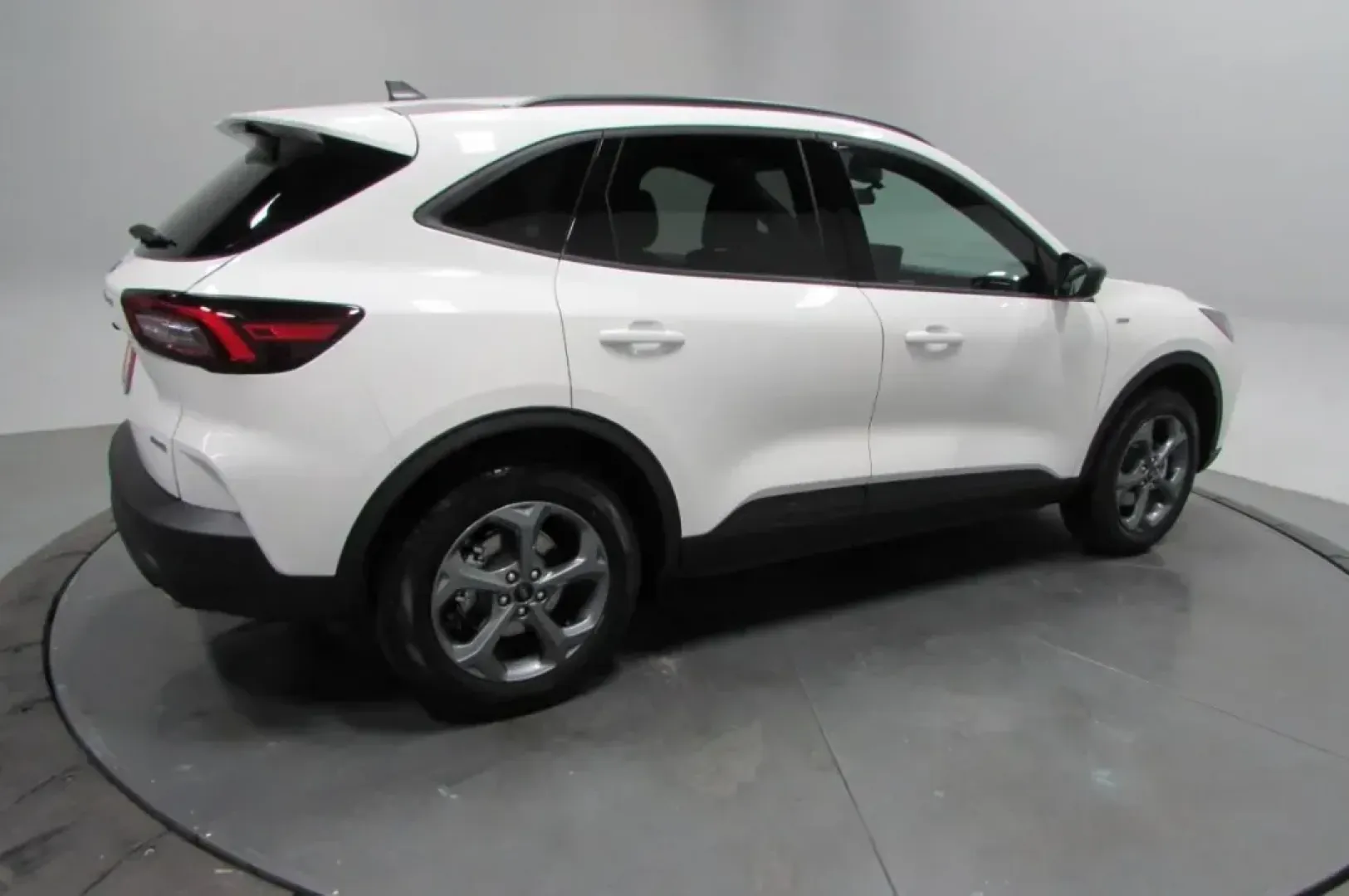 2025 Ford Escape ST-Line (1FMCU9MN3SU) with an 1.5L EcoBoost engine, Automatic transmission, located at 12836 Highway 21, De Soto, MO, 63020, (636) 337-7777, 38.151867, -90.575615 - Are you searching for the perfect blend of style, versatility, and fuel efficiency for your daily commute or weekend adventures? Look no further! The 2025 Ford Escape ST-Line is a remarkable SUV that perfectly balances functionality and flair, making it an exceptional choice for growing families and - Photo#6