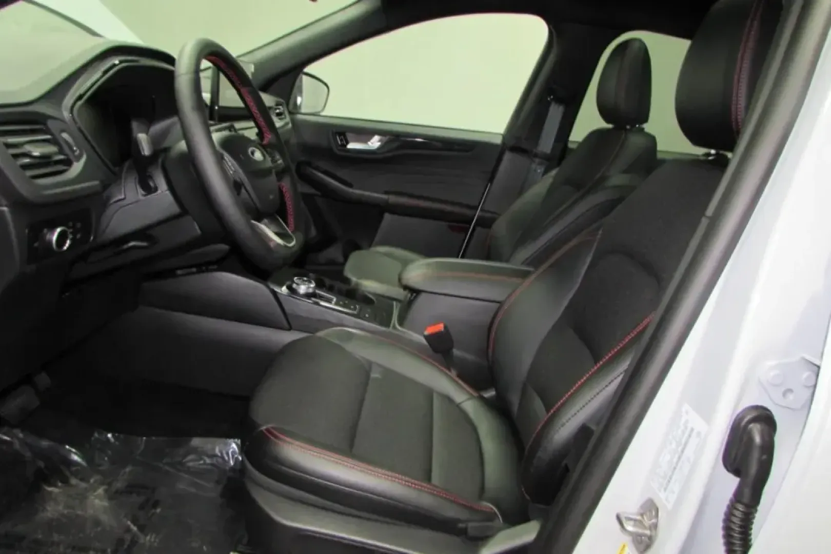 2025 /Ebony Leather Ford Escape ST-Line (1FMCU9MN4SU) with an 1.5L EcoBoost engine, Automatic transmission, located at 12836 Highway 21, De Soto, MO, 63020, (636) 337-7777, 38.151867, -90.575615 - Are you ready to elevate your driving experience? Look no further than the 2025 Ford Escape ST-Line, a versatile SUV that seamlessly blends style, comfort, and cutting-edge technology. Perfectly suited for families on the go or those seeking weekend adventures, this vehicle is your ticket to unforge - Photo#11