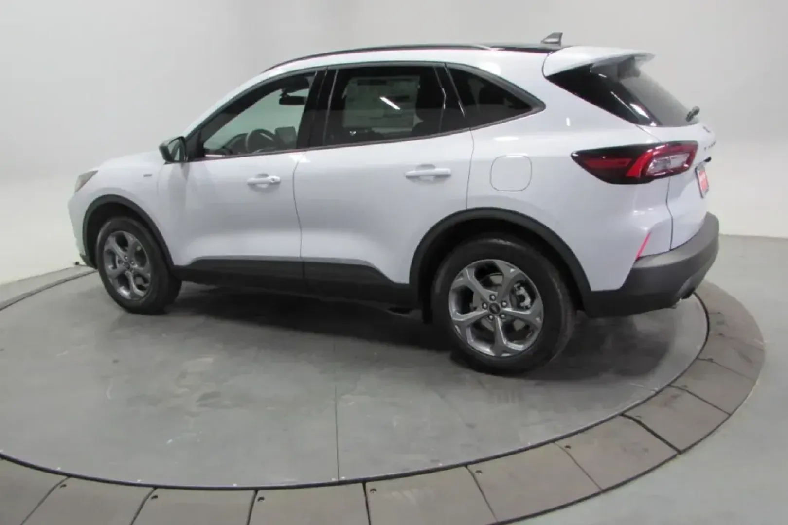 2025 /Ebony Leather Ford Escape ST-Line (1FMCU9MN4SU) with an 1.5L EcoBoost engine, Automatic transmission, located at 12836 Highway 21, De Soto, MO, 63020, (636) 337-7777, 38.151867, -90.575615 - Are you ready to elevate your driving experience? Look no further than the 2025 Ford Escape ST-Line, a versatile SUV that seamlessly blends style, comfort, and cutting-edge technology. Perfectly suited for families on the go or those seeking weekend adventures, this vehicle is your ticket to unforge - Photo#4