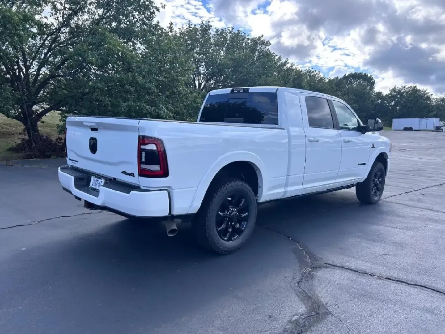 2022 /Black Leather Ram 2500 Limited (3C6UR5TL1NG) with an Straight 6 Turbocharged Diesel engine, located at 970 Woodlawn Dr., Farmington, MO, 63640, (573) 431-7800, 37.825642, -90.468674 - **Discover the Ultimate Workhorse: 2022 Ram 2500 at Pettus CDJR Farmington**<br /> <br /> Are you looking for a powerful truck that can handle everything from weekend adventures to heavy-duty work tasks? Look no further than this exceptional 2022 Ram 2500, available now at Pettus CDJR Farmington. Lo - Photo#2