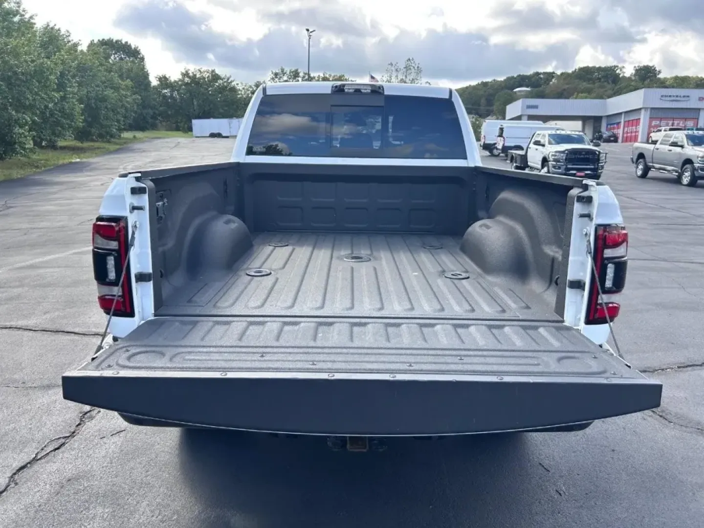 2022 /Black Leather Ram 2500 Limited (3C6UR5TL1NG) with an Straight 6 Turbocharged Diesel engine, located at 970 Woodlawn Dr., Farmington, MO, 63640, (573) 431-7800, 37.825642, -90.468674 - **Discover the Ultimate Workhorse: 2022 Ram 2500 at Pettus CDJR Farmington**<br /> <br /> Are you looking for a powerful truck that can handle everything from weekend adventures to heavy-duty work tasks? Look no further than this exceptional 2022 Ram 2500, available now at Pettus CDJR Farmington. Lo - Photo#4