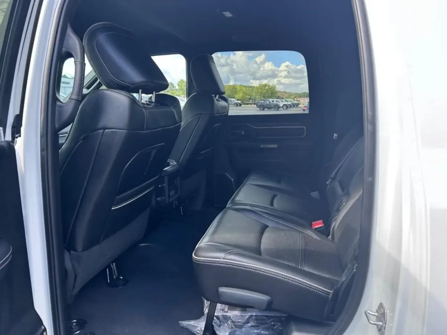 2022 /Black Leather Ram 2500 Limited (3C6UR5TL1NG) with an Straight 6 Turbocharged Diesel engine, located at 970 Woodlawn Dr., Farmington, MO, 63640, (573) 431-7800, 37.825642, -90.468674 - **Discover the Ultimate Workhorse: 2022 Ram 2500 at Pettus CDJR Farmington**<br /> <br /> Are you looking for a powerful truck that can handle everything from weekend adventures to heavy-duty work tasks? Look no further than this exceptional 2022 Ram 2500, available now at Pettus CDJR Farmington. Lo - Photo#8