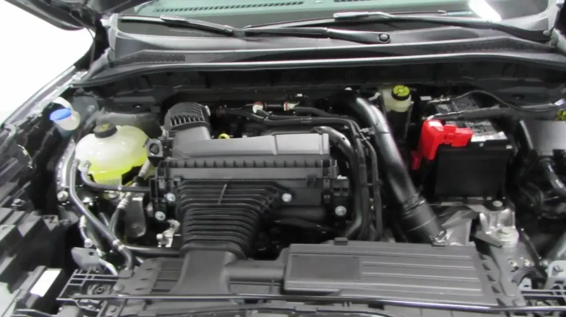 2025 Ford Escape ST-Line Select (1FMCU9NA0SU) with an 2.0L Turbocharged engine, located at 12836 Highway 21, De Soto, MO, 63020, (636) 337-7777, 38.151867, -90.575615 - NEW 2025 Ford Escape ST-Line Select from Pettus Ford De Soto, De Soto MO. - Photo#7