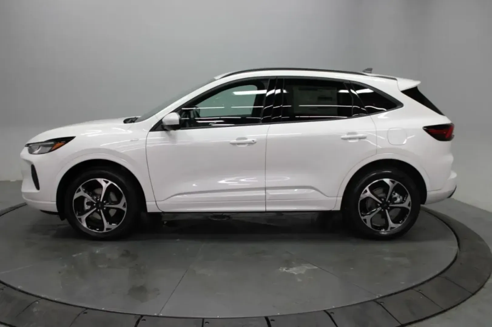 2024 Ford Escape ST-Line Select (1FMCU9NA9RU) with an 2.0L Turbocharged engine, located at 12836 Highway 21, De Soto, MO, 63020, (636) 337-7777, 38.151867, -90.575615 - **Adventure Awaits with the 2024 Ford Escape ST-Line Select: Your Perfect Companion for Every Journey!**<br /> <br /> Are you ready to elevate your lifestyle with a vehicle that perfectly balances style, comfort, and performance? The 2024 Ford Escape ST-Line Select, available at Pettus Ford De Soto, - Photo#2