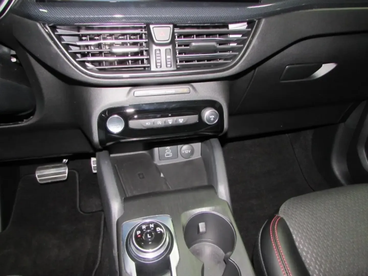 2024 /Red / Ebony Ford Escape ST-Line Select (1FMCU9NA9RU) with an Other engine, located at 12836 Highway 21, De Soto, MO, 63020, (636) 337-7777, 38.151867, -90.575615 - **Adventure Awaits with the 2024 Ford Escape ST-Line Select: Your Perfect Companion for Every Journey!**<br /> <br /> Are you ready to elevate your lifestyle with a vehicle that perfectly balances style, comfort, and performance? The 2024 Ford Escape ST-Line Select, available at Pettus Ford De Soto, - Photo#20