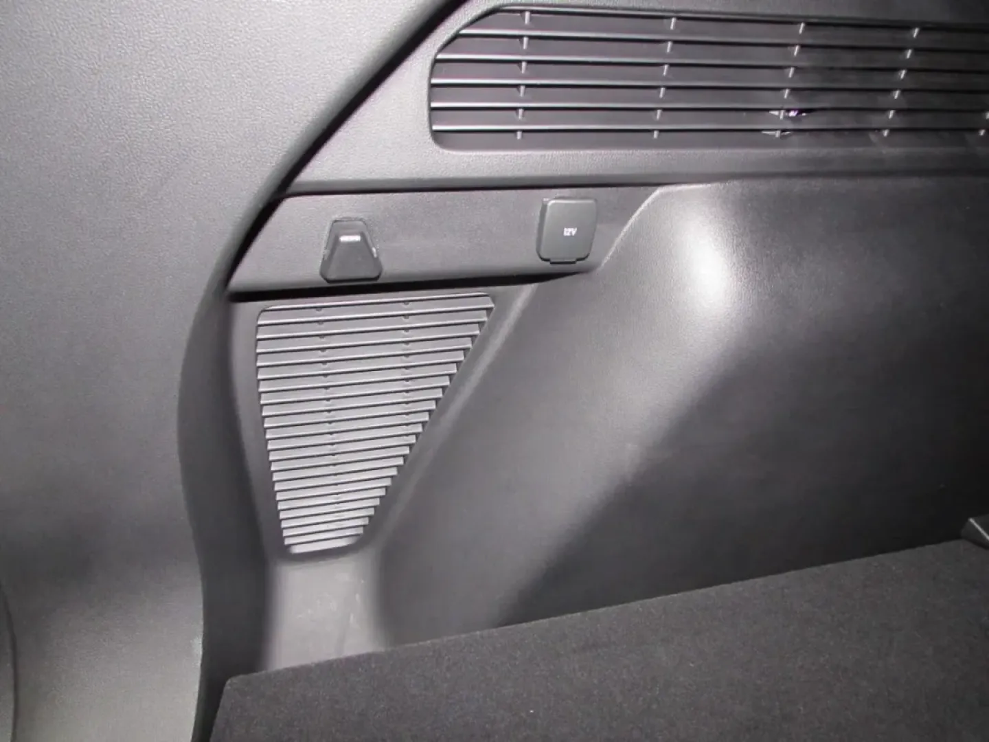 2024 /Red / Ebony Ford Escape ST-Line Select (1FMCU9NA9RU) with an Other engine, located at 12836 Highway 21, De Soto, MO, 63020, (636) 337-7777, 38.151867, -90.575615 - **Adventure Awaits with the 2024 Ford Escape ST-Line Select: Your Perfect Companion for Every Journey!**<br /> <br /> Are you ready to elevate your lifestyle with a vehicle that perfectly balances style, comfort, and performance? The 2024 Ford Escape ST-Line Select, available at Pettus Ford De Soto, - Photo#28