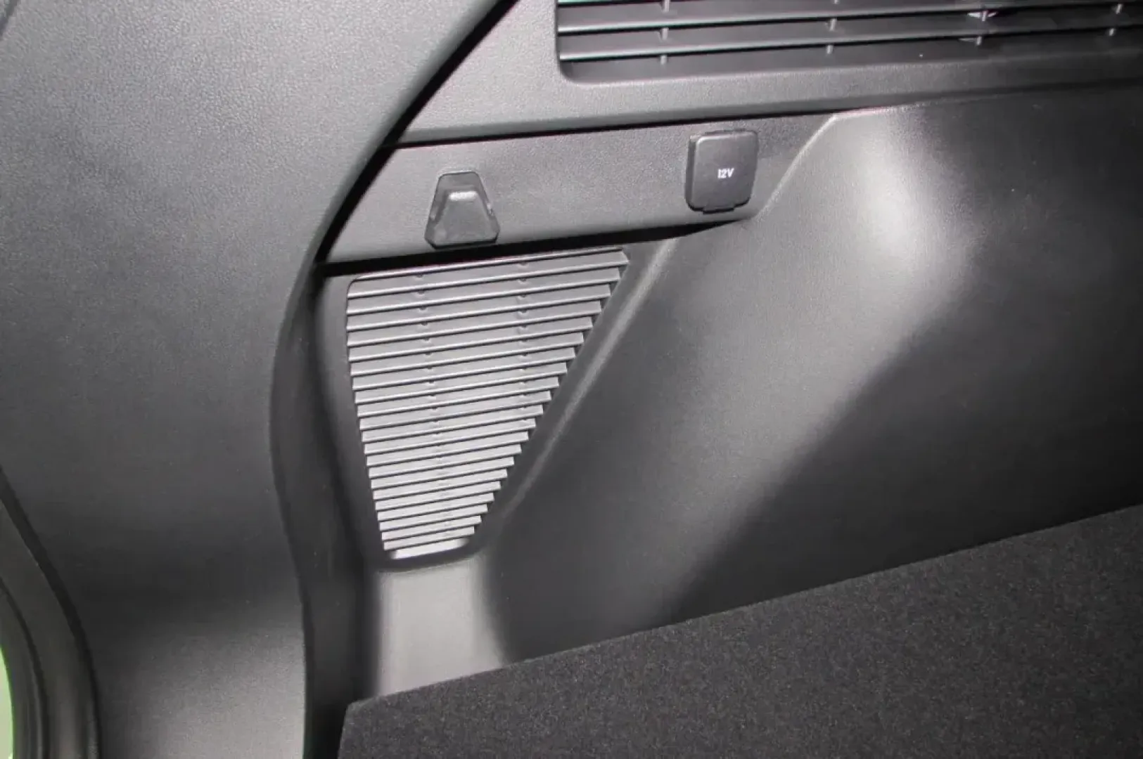 2024 Ford Escape ST-Line Select (1FMCU9NZ6RU) with an 2.5L iVCT Atkinson Cycle I-4 Hybrid engine, located at 12836 Highway 21, De Soto, MO, 63020, (636) 337-7777, 38.151867, -90.575615 - **Discover Adventure with the 2024 Ford Escape Hybrid Perfect for Every Journey!**<br /> <br /> Are you ready to elevate your daily commutes or weekend getaways? The 2024 Ford Escape Hybrid is your ultimate companion for both urban exploration and outdoor adventures, designed to meet the needs of m - Photo#9