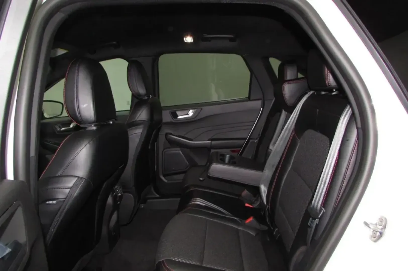 2024 Ford Escape ST-Line Select (1FMCU9NZ6RU) with an 2.5L iVCT Atkinson Cycle I-4 Hybrid engine, located at 12836 Highway 21, De Soto, MO, 63020, (636) 337-7777, 38.151867, -90.575615 - **Discover Adventure with the 2024 Ford Escape Hybrid Perfect for Every Journey!**<br /> <br /> Are you ready to elevate your daily commutes or weekend getaways? The 2024 Ford Escape Hybrid is your ultimate companion for both urban exploration and outdoor adventures, designed to meet the needs of m - Photo#12