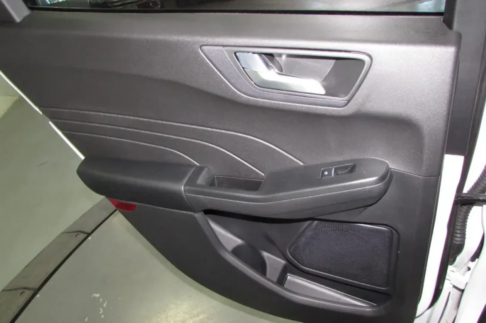 2024 Ford Escape ST-Line Select (1FMCU9NZ6RU) with an 2.5L iVCT Atkinson Cycle I-4 Hybrid engine, located at 12836 Highway 21, De Soto, MO, 63020, (636) 337-7777, 38.151867, -90.575615 - **Discover Adventure with the 2024 Ford Escape Hybrid Perfect for Every Journey!**<br /> <br /> Are you ready to elevate your daily commutes or weekend getaways? The 2024 Ford Escape Hybrid is your ultimate companion for both urban exploration and outdoor adventures, designed to meet the needs of m - Photo#13