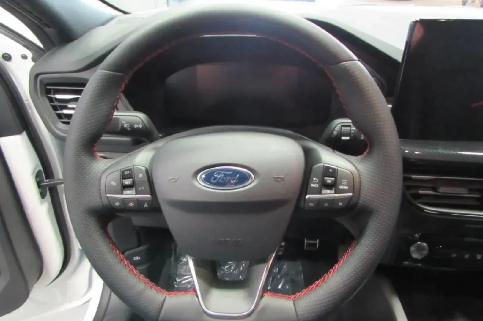 2024 Ford Escape ST-Line Select (1FMCU9NZ6RU) with an 2.5L iVCT Atkinson Cycle I-4 Hybrid engine, located at 12836 Highway 21, De Soto, MO, 63020, (636) 337-7777, 38.151867, -90.575615 - **Discover Adventure with the 2024 Ford Escape Hybrid Perfect for Every Journey!**<br /> <br /> Are you ready to elevate your daily commutes or weekend getaways? The 2024 Ford Escape Hybrid is your ultimate companion for both urban exploration and outdoor adventures, designed to meet the needs of m - Photo#22