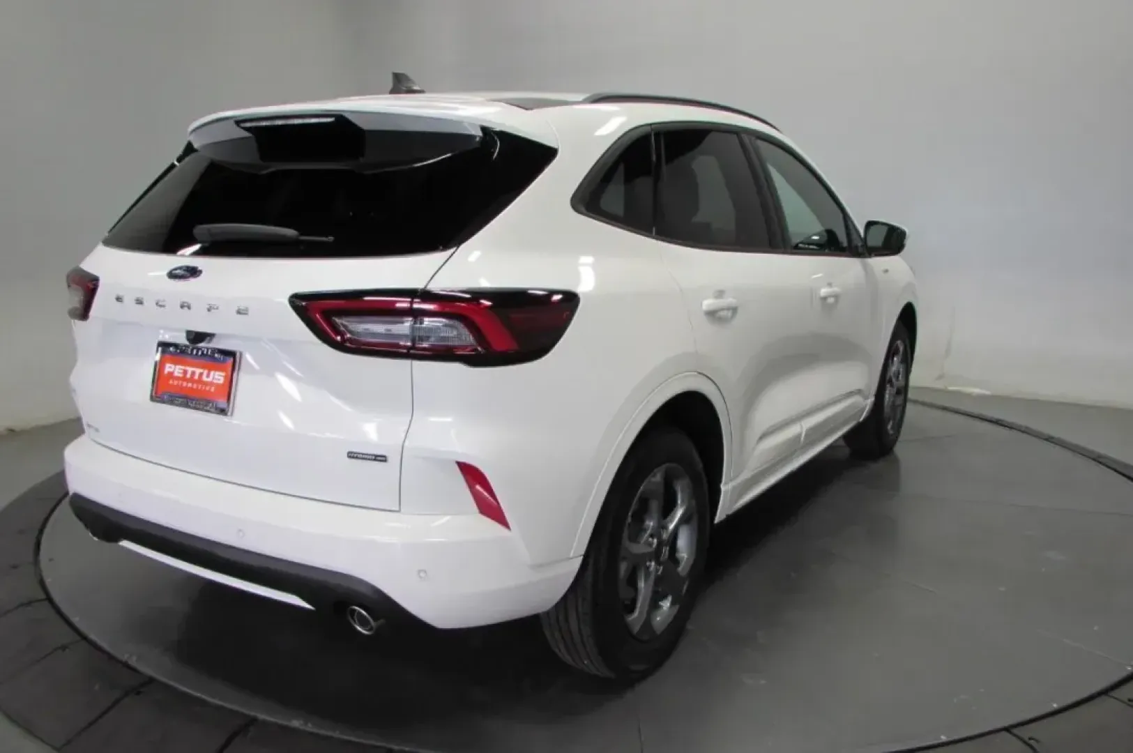 2024 Ford Escape ST-Line Select (1FMCU9NZ6RU) with an 2.5L iVCT Atkinson Cycle I-4 Hybrid engine, located at 12836 Highway 21, De Soto, MO, 63020, (636) 337-7777, 38.151867, -90.575615 - **Discover Adventure with the 2024 Ford Escape Hybrid Perfect for Every Journey!**<br /> <br /> Are you ready to elevate your daily commutes or weekend getaways? The 2024 Ford Escape Hybrid is your ultimate companion for both urban exploration and outdoor adventures, designed to meet the needs of m - Photo#4