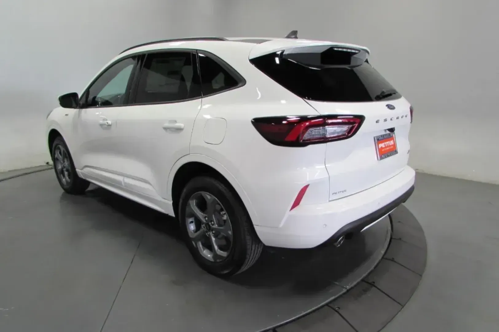 2024 Ford Escape ST-Line Select (1FMCU9NZ6RU) with an 2.5L iVCT Atkinson Cycle I-4 Hybrid engine, located at 12836 Highway 21, De Soto, MO, 63020, (636) 337-7777, 38.151867, -90.575615 - **Discover Adventure with the 2024 Ford Escape Hybrid Perfect for Every Journey!**<br /> <br /> Are you ready to elevate your daily commutes or weekend getaways? The 2024 Ford Escape Hybrid is your ultimate companion for both urban exploration and outdoor adventures, designed to meet the needs of m - Photo#6