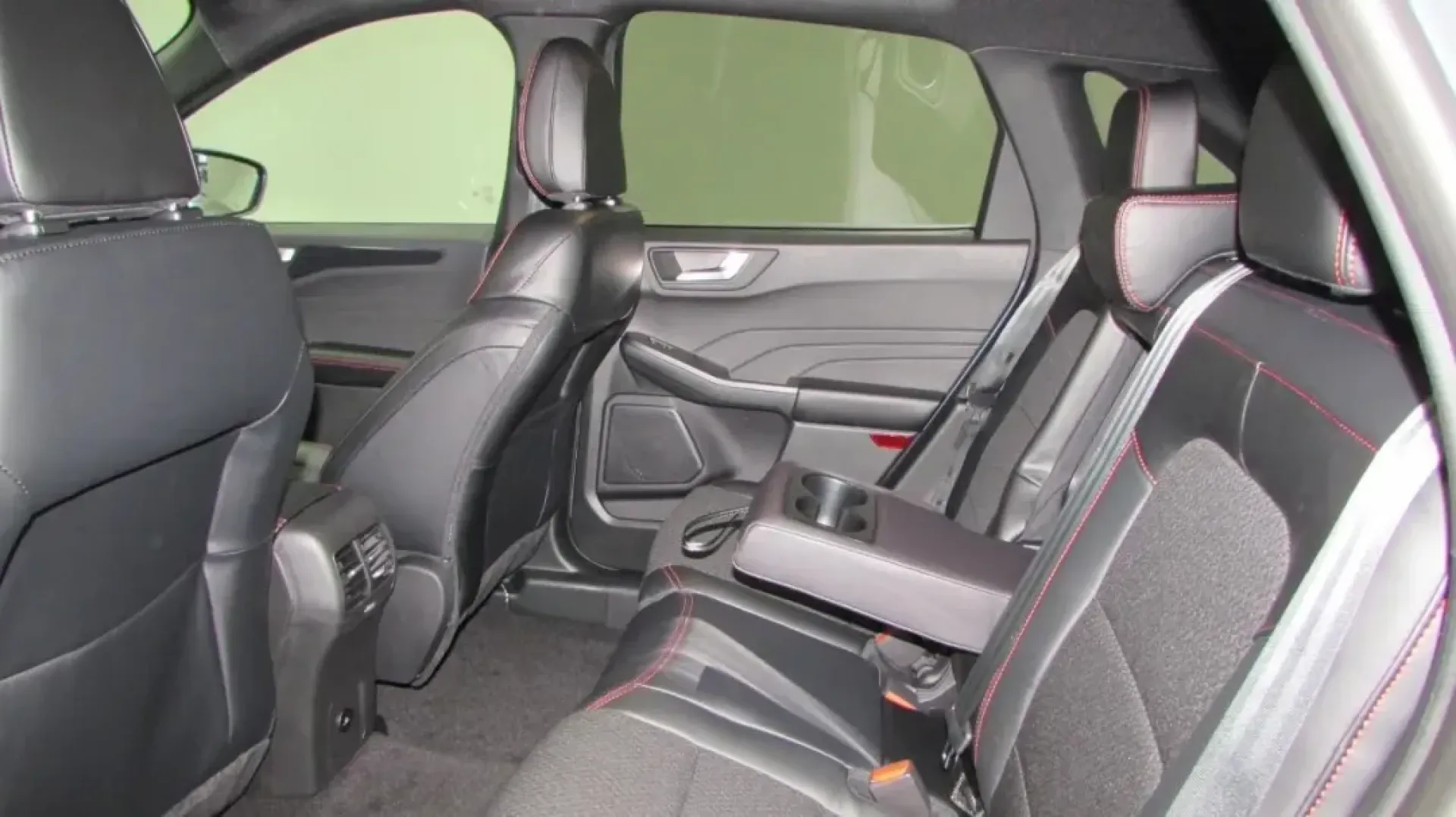 2025 Ford Escape ST-Line Select (1FMCU9NZ9SU) with an 2.5L iVCT Atkinson Cycle I-4 Hybrid engine, located at 12836 Highway 21, De Soto, MO, 63020, (636) 337-7777, 38.151867, -90.575615 - Are you ready to elevate your adventures while prioritizing efficiency? The 2025 Ford Escape Hybrid ST-Line Select, now available at Pettus Ford De Soto, is the perfect choice for anyone looking to blend a sustainable lifestyle with modern convenience. Whether you're commuting through the charming s - Photo#22
