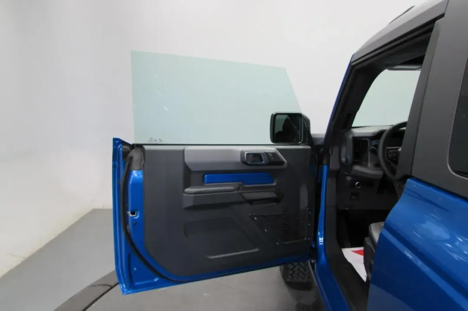 2024 Ford Bronco Black Diamond (1FMDE1AH2RL) with an 2.3L EcoBoost I-4 engine, located at 12836 Highway 21, De Soto, MO, 63020, (636) 337-7777, 38.151867, -90.575615 - Are you ready to elevate your adventure game? Whether you're planning a family getaway, tackling weekend excursions, or simply enjoying the open road, the 2024 Ford Bronco Black Diamond is your ticket to freedom and fun. Available now at Pettus Ford De Soto, this stunning SUV in Velo Blue effortless - Photo#10
