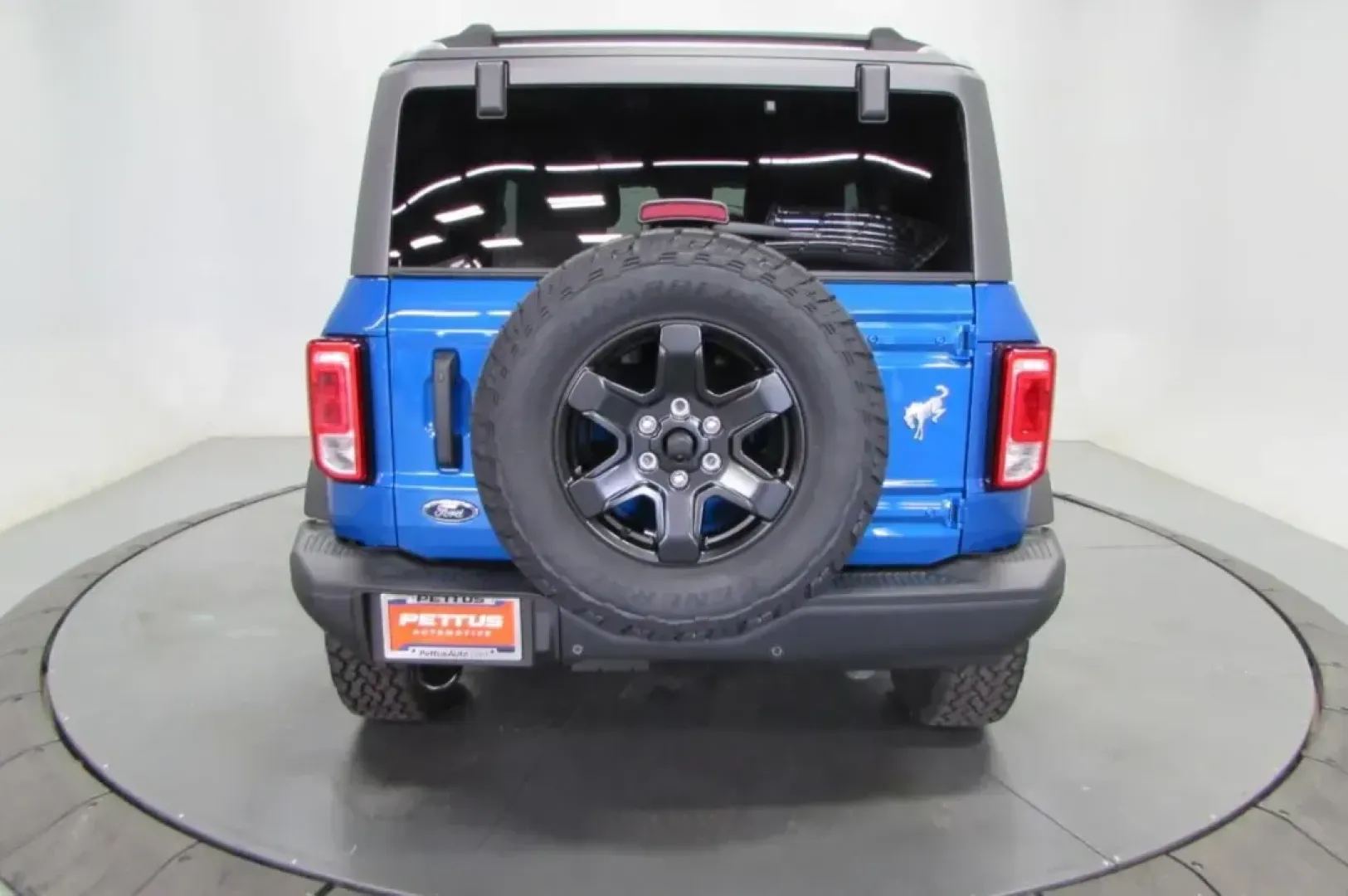 2024 Ford Bronco Black Diamond (1FMDE1AH2RL) with an 2.3L EcoBoost I-4 engine, located at 12836 Highway 21, De Soto, MO, 63020, (636) 337-7777, 38.151867, -90.575615 - Are you ready to elevate your adventure game? Whether you're planning a family getaway, tackling weekend excursions, or simply enjoying the open road, the 2024 Ford Bronco Black Diamond is your ticket to freedom and fun. Available now at Pettus Ford De Soto, this stunning SUV in Velo Blue effortless - Photo#3
