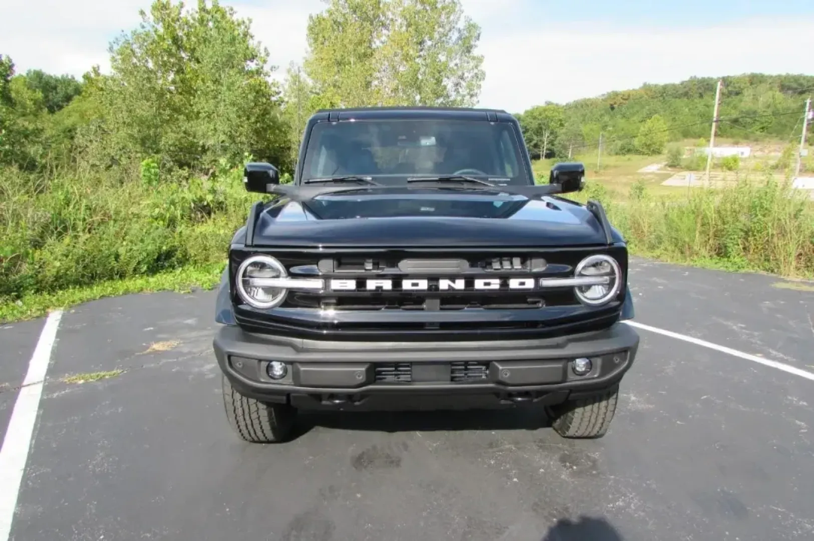 2024 Ford Bronco Outer Banks (1FMDE8BH0RL) with an 2.3L EcoBoost I-4 engine, Automatic transmission, located at 12836 Highway 21, De Soto, MO, 63020, (636) 337-7777, 38.151867, -90.575615 - **Adventure Awaits: Discover the 2024 Ford Bronco Outer Banks at Pettus Ford De Soto!**<br /> <br /> If you thrive on adventure and need a vehicle that can keep up with your active lifestyle, look no further than the stunning 2024 Ford Bronco Outer Banks. Perfectly designed for weekend getaways, off - Photo#0