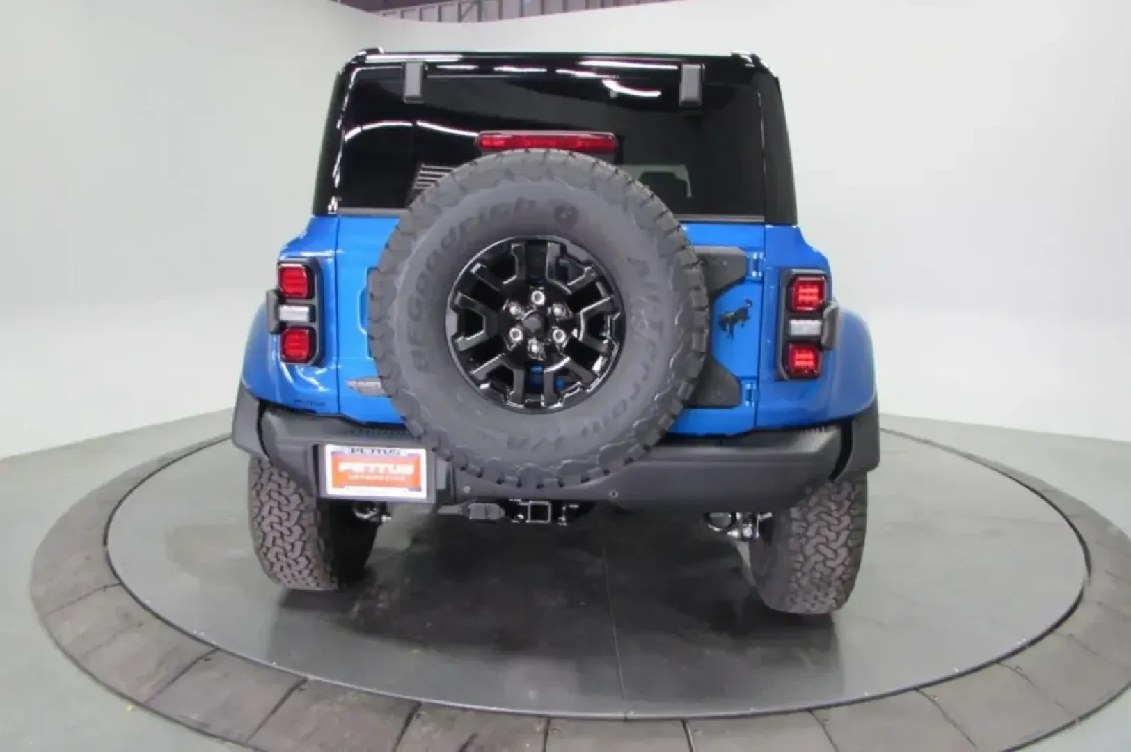 2024 Ford Bronco Raptor (1FMEE0RR6RL) with an 3.0L EcoBoost V6 engine, Automatic transmission, located at 12836 Highway 21, De Soto, MO, 63020, (636) 337-7777, 38.151867, -90.575615 - **Conquer Every Adventure with the 2024 Ford Bronco Raptor at Pettus Ford De Soto!**<br /> <br /> Are you ready to elevate your weekend adventures or daily commutes? The 2024 Ford Bronco Raptor is the perfect choice for those who crave excitement both on and off the road. With a striking Velo Blue e - Photo#5