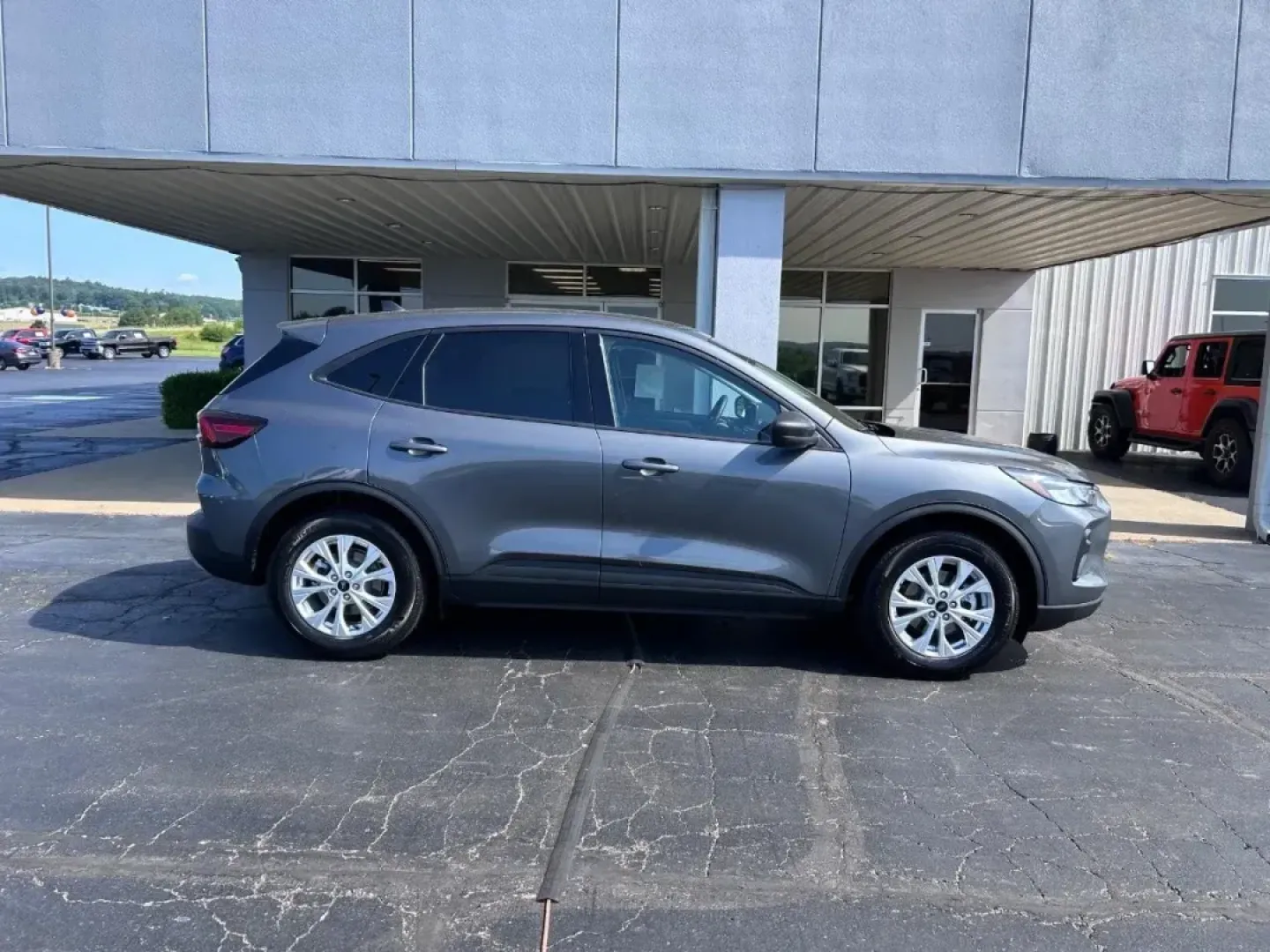 2025 Ford Escape Active (1FMCU0GNXSU) with an 1.5L EcoBoost engine, Automatic transmission, located at 12836 Highway 21, De Soto, MO, 63020, (636) 337-7777, 38.151867, -90.575615 - **Unleash Your Adventurous Spirit with the 2025 Ford Escape Active at Pettus Ford Fredericktown!**<br /> <br /> If you're searching for the perfect blend of style, comfort, and performance for your next family adventure or daily commute, look no further than the 2025 Ford Escape Active! This sporty - Photo#1