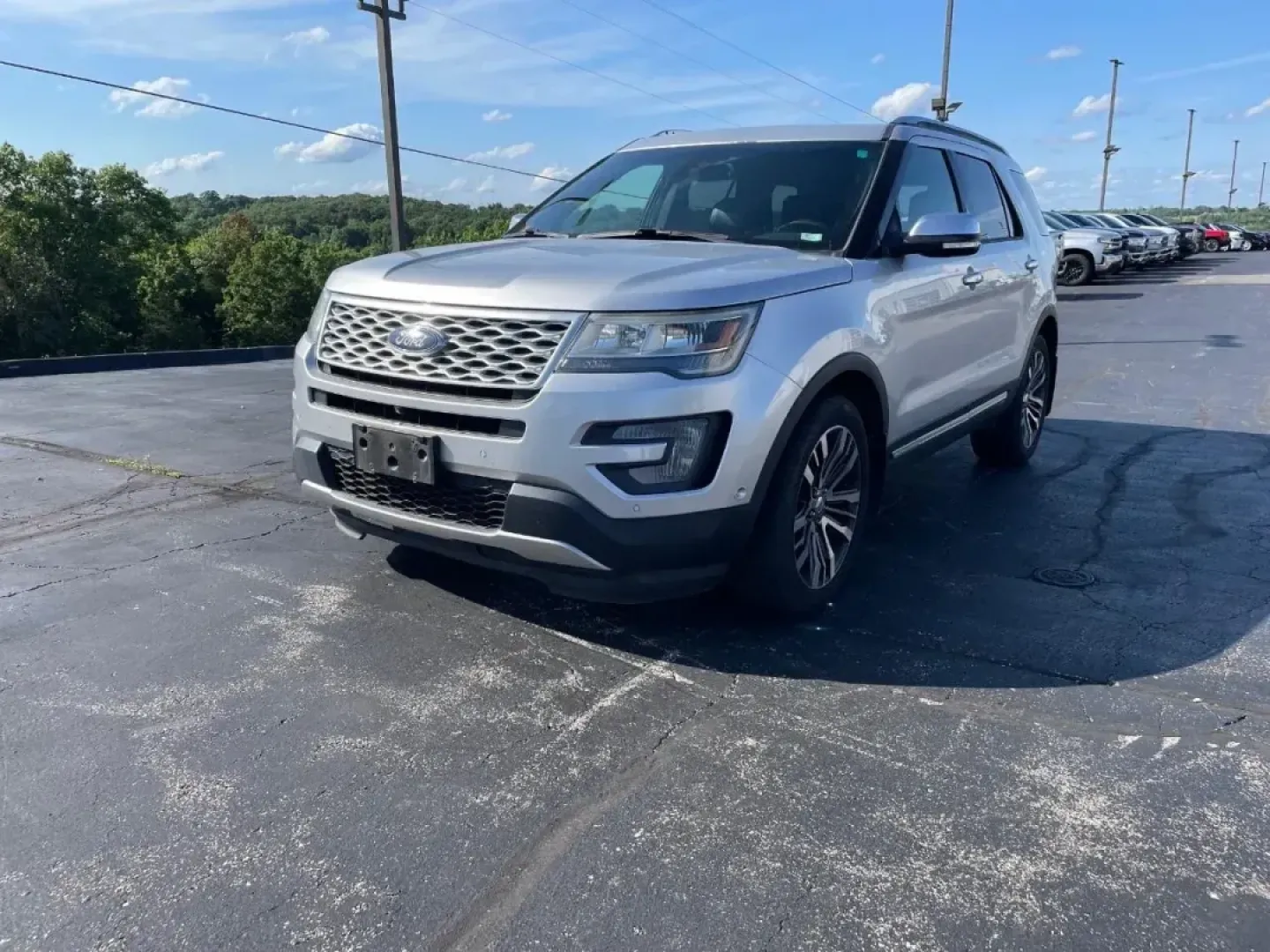 2016 /Ebony Black Leather Ford Explorer Platinum (1FM5K8HT0GG) with an Other engine, Automatic transmission, located at 12836 Highway 21, De Soto, MO, 63020, (636) 337-7777, 38.151867, -90.575615 - ### Discover Your Next Adventure with the 2016 Ford Explorer Platinum at Pettus Ford De Soto!<br /> <br /> Are you ready for a family getaway, a weekend adventure, or a stylish daily commute? The **2016 Ford Explorer Platinum** is your ticket to a versatile lifestyle, combining comfort, capability, - Photo#0