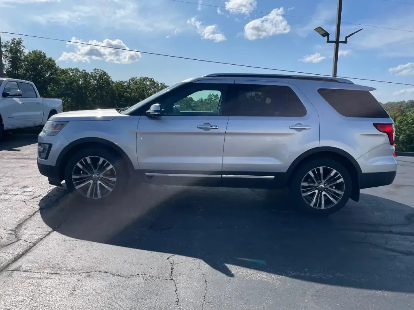 2016 /Ebony Black Leather Ford Explorer Platinum (1FM5K8HT0GG) with an Other engine, Automatic transmission, located at 12836 Highway 21, De Soto, MO, 63020, (636) 337-7777, 38.151867, -90.575615 - ### Discover Your Next Adventure with the 2016 Ford Explorer Platinum at Pettus Ford De Soto!<br /> <br /> Are you ready for a family getaway, a weekend adventure, or a stylish daily commute? The **2016 Ford Explorer Platinum** is your ticket to a versatile lifestyle, combining comfort, capability, - Photo#1