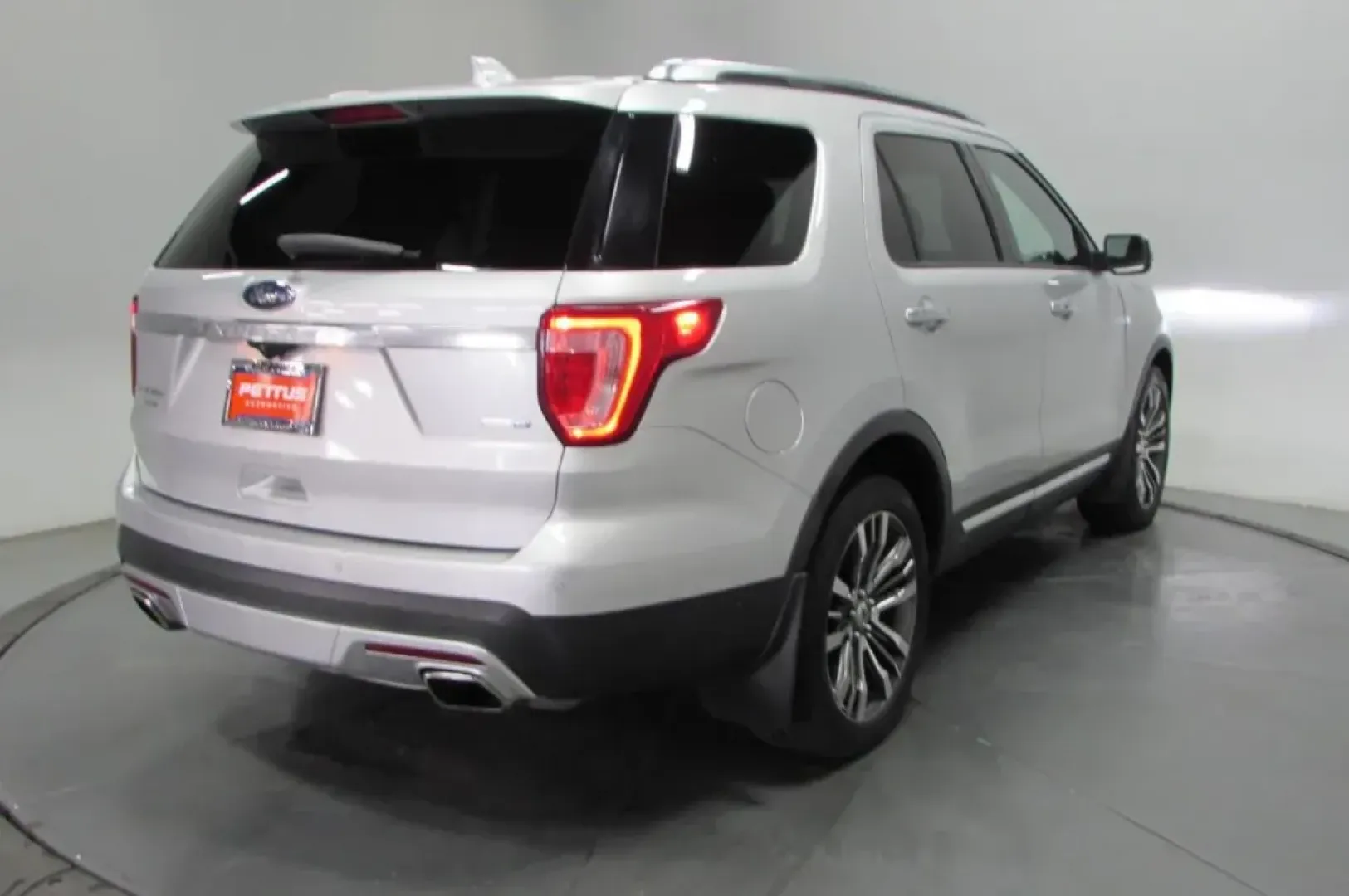 2016 /Ebony Black Leather Ford Explorer Platinum (1FM5K8HT0GG) with an Other engine, Automatic transmission, located at 12836 Highway 21, De Soto, MO, 63020, (636) 337-7777, 38.151867, -90.575615 - ### Discover Your Next Adventure with the 2016 Ford Explorer Platinum at Pettus Ford De Soto!<br /> <br /> Are you ready for a family getaway, a weekend adventure, or a stylish daily commute? The **2016 Ford Explorer Platinum** is your ticket to a versatile lifestyle, combining comfort, capability, - Photo#7