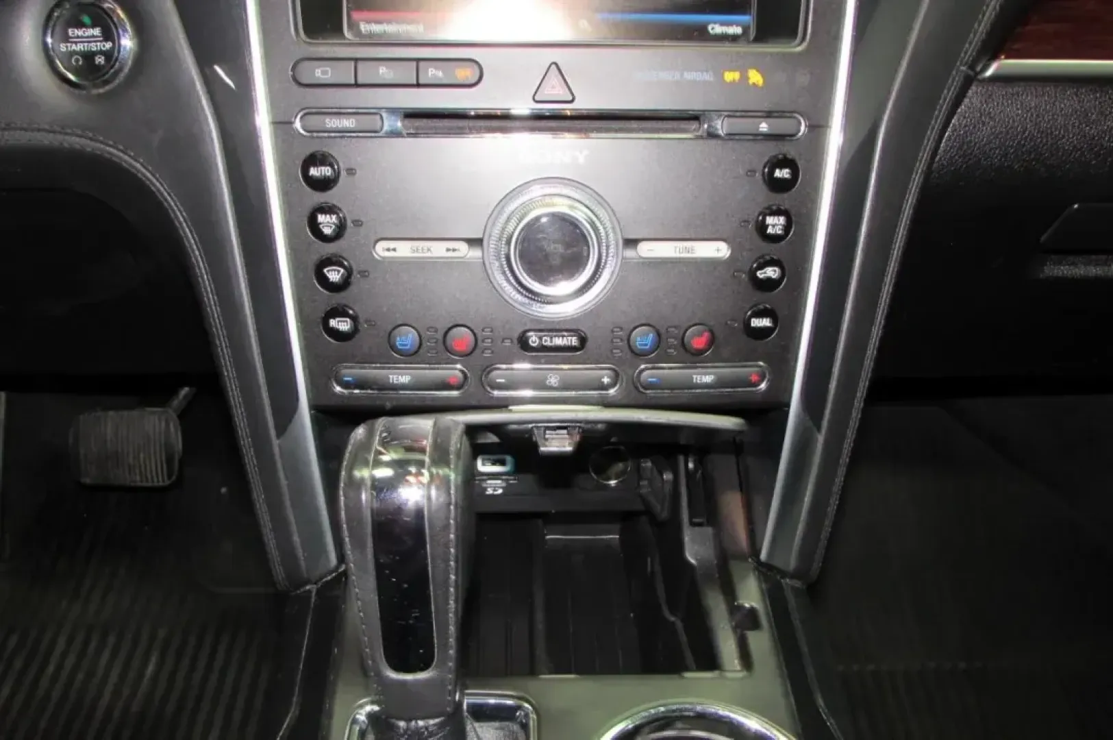 2016 /Ebony Black Leather Ford Explorer Platinum (1FM5K8HT0GG) with an Other engine, Automatic transmission, located at 12836 Highway 21, De Soto, MO, 63020, (636) 337-7777, 38.151867, -90.575615 - ### Discover Your Next Adventure with the 2016 Ford Explorer Platinum at Pettus Ford De Soto!<br /> <br /> Are you ready for a family getaway, a weekend adventure, or a stylish daily commute? The **2016 Ford Explorer Platinum** is your ticket to a versatile lifestyle, combining comfort, capability, - Photo#20